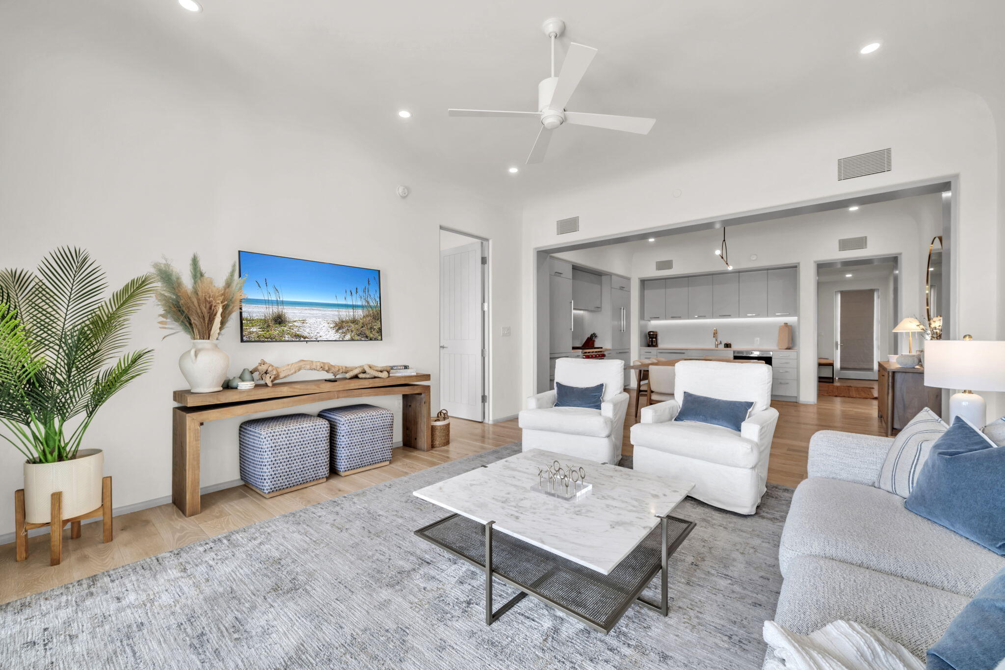 45 W Solaire Way, 207