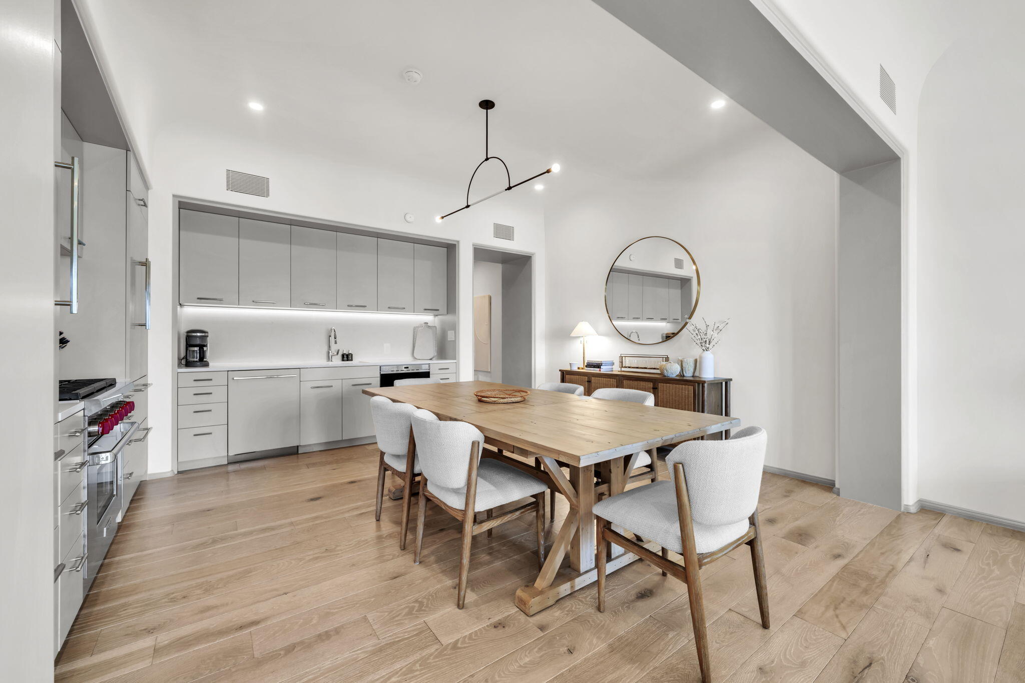 45 W Solaire Way, 207