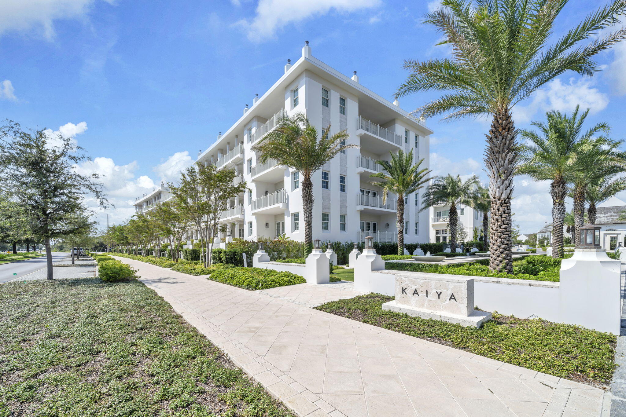 45 W Solaire Way, 207