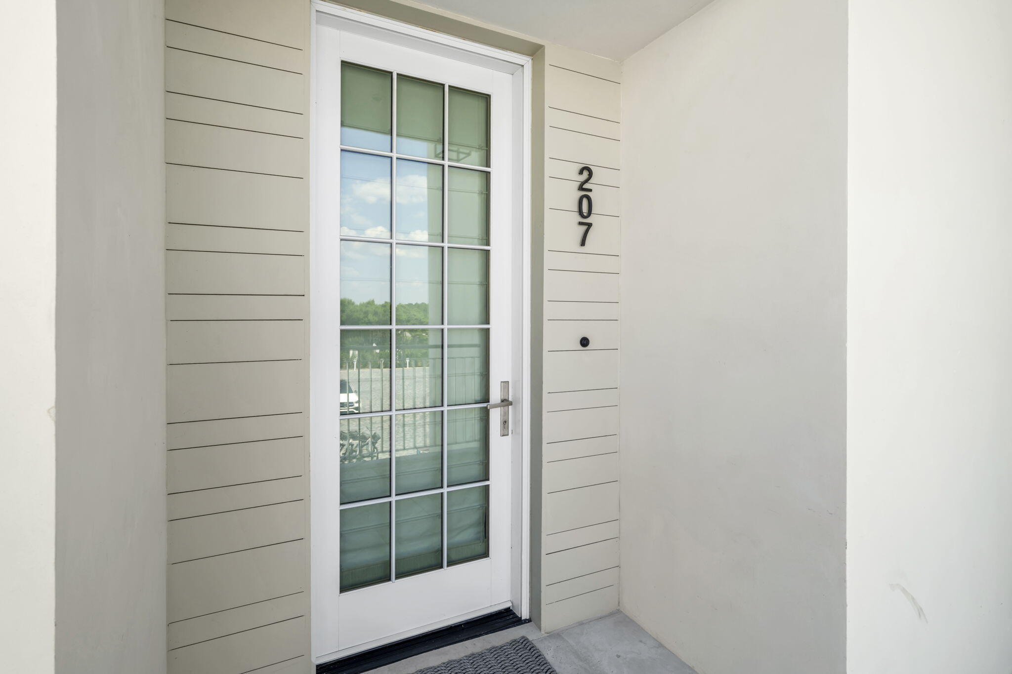 45 W Solaire Way, 207