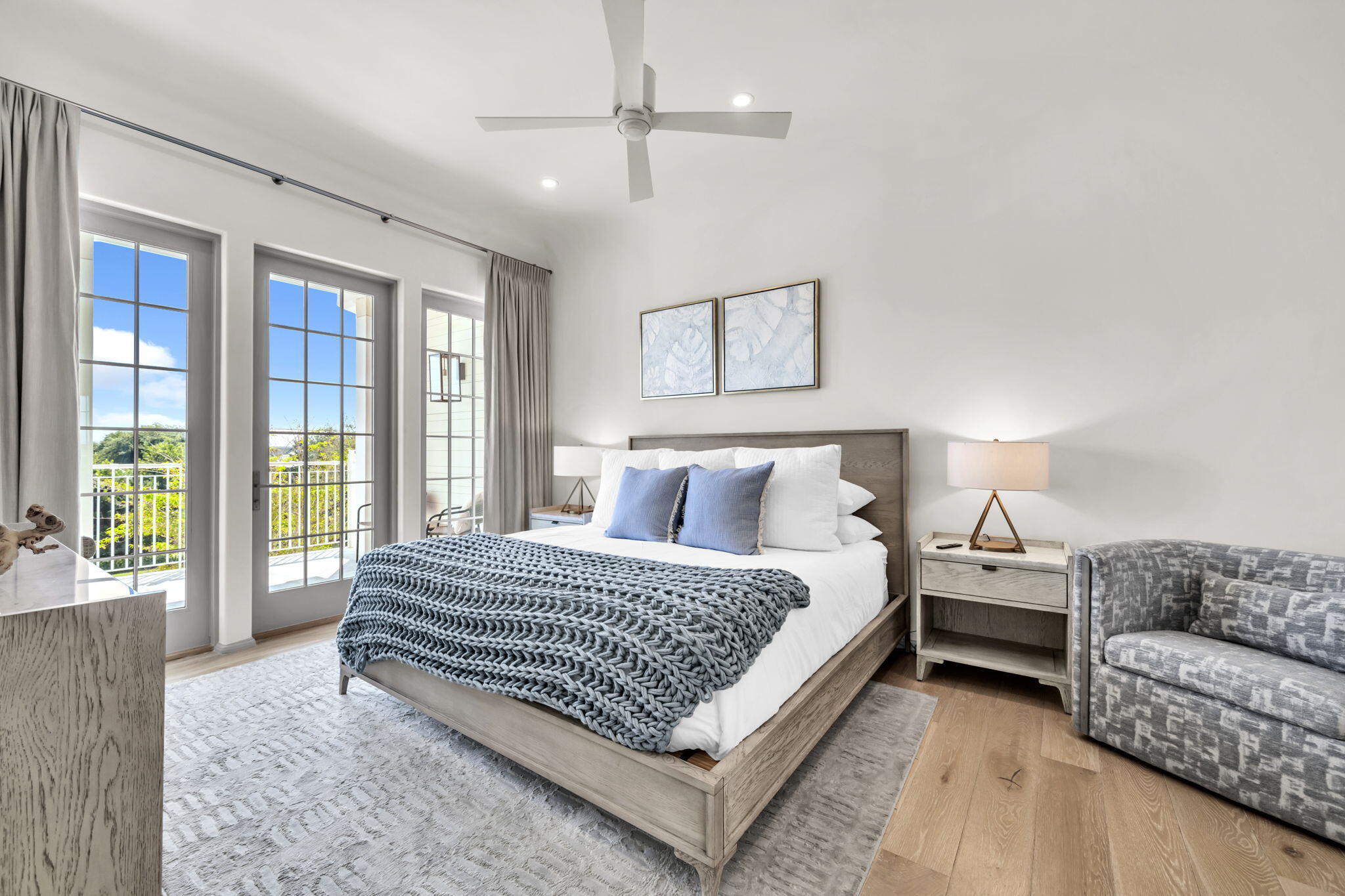 45 W Solaire Way, 207