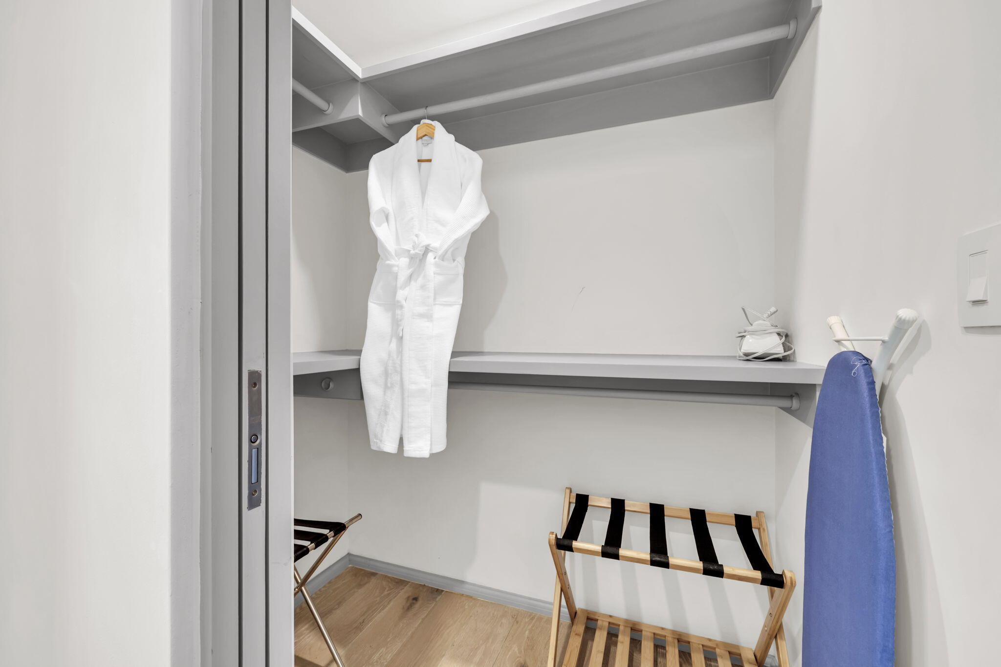 45 W Solaire Way, 207