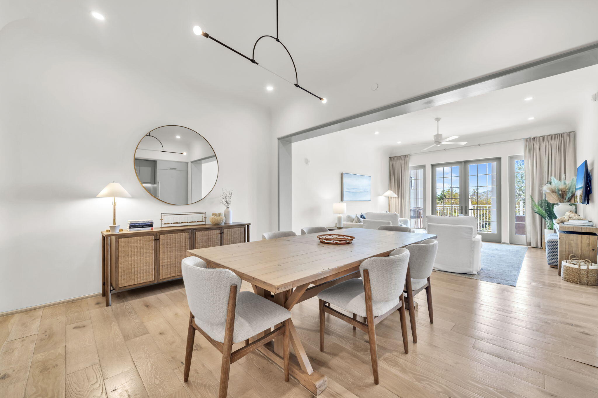 45 W Solaire Way, 207