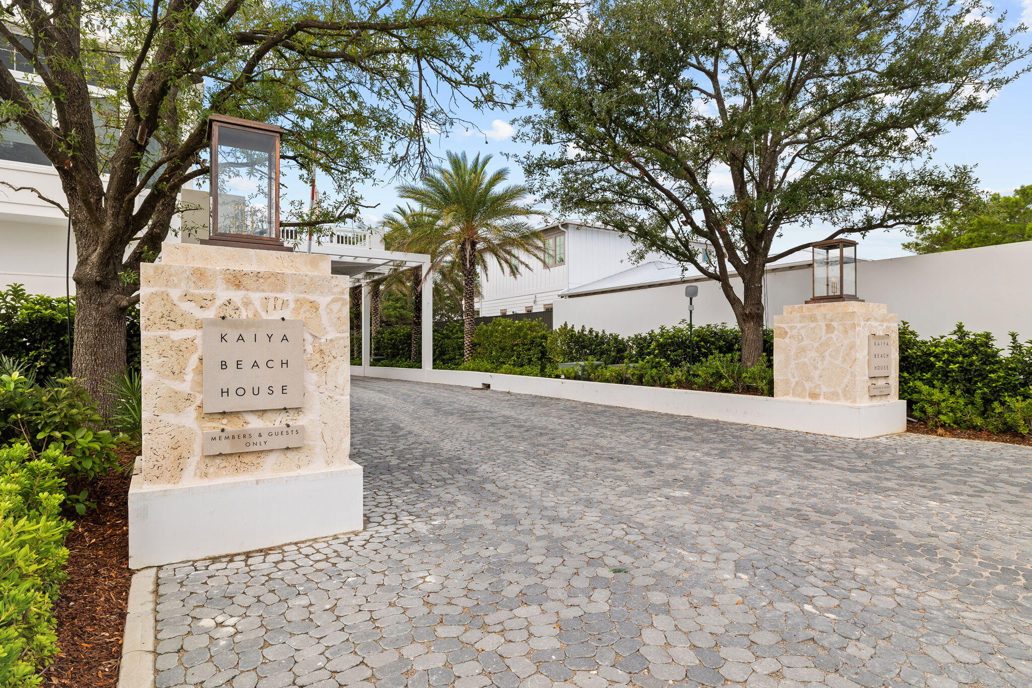 45 W Solaire Way, 207