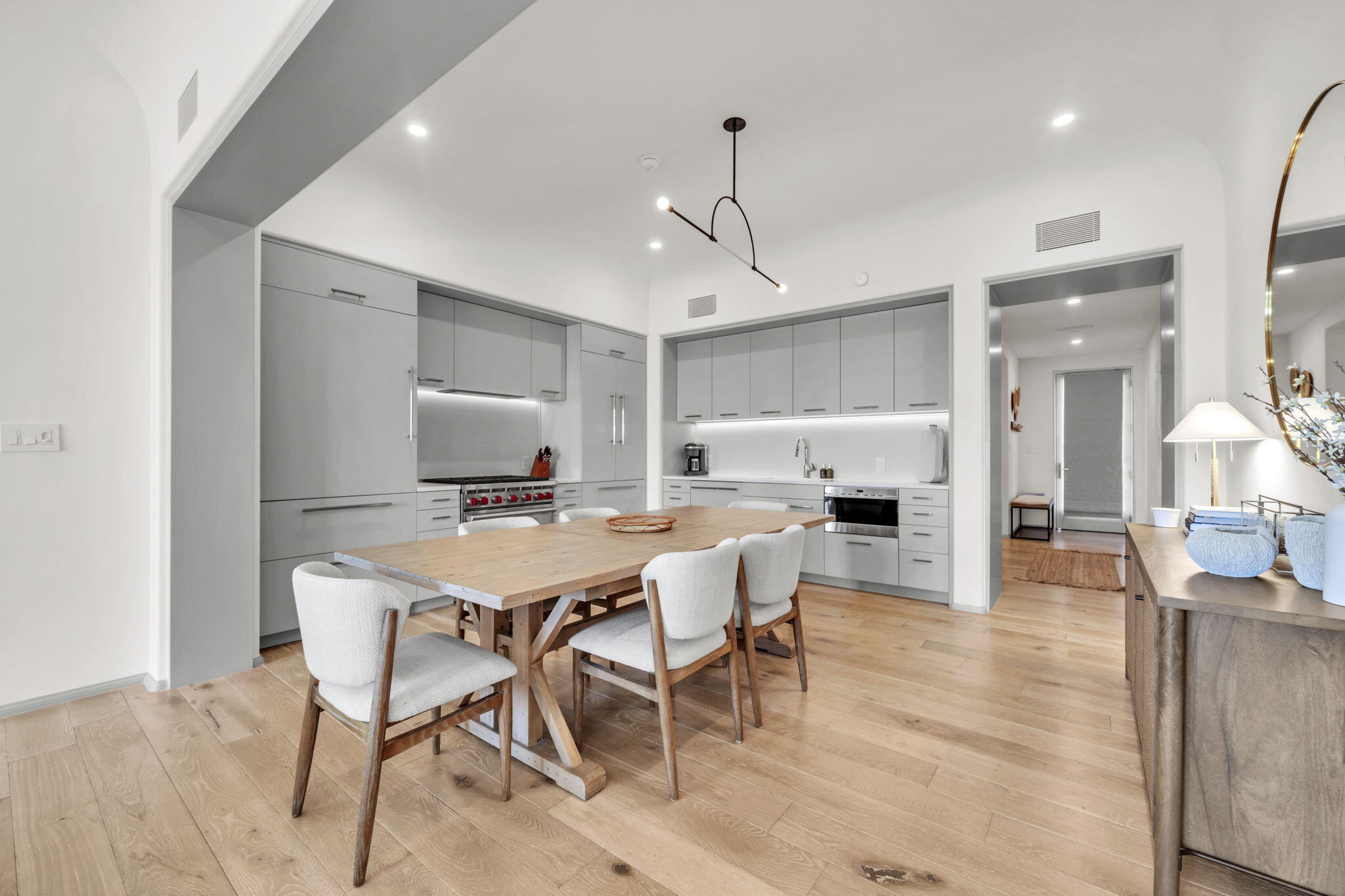 45 W Solaire Way, 207