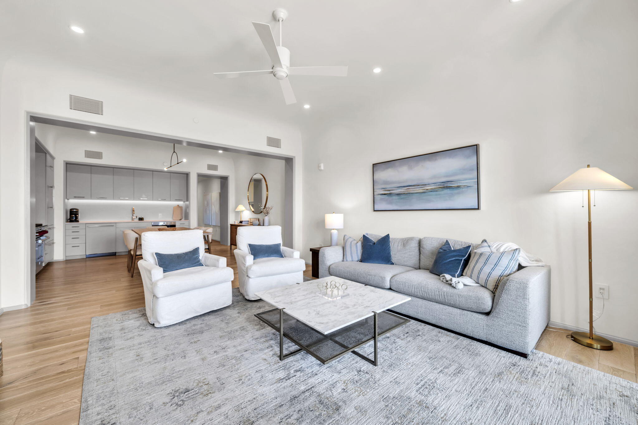 45 W Solaire Way, 207