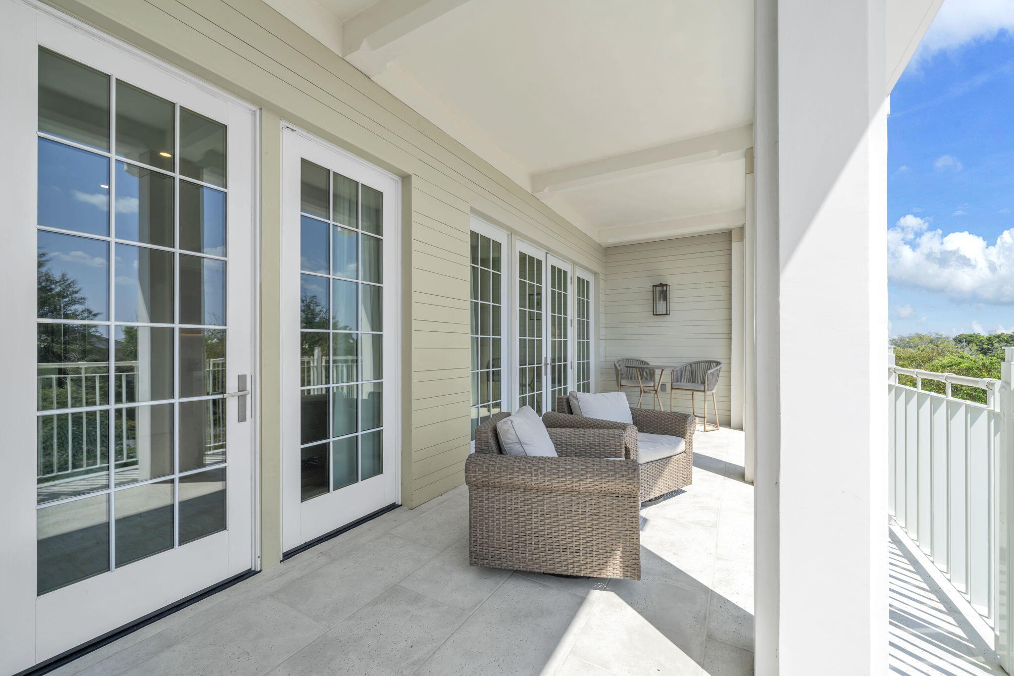 45 W Solaire Way, 207