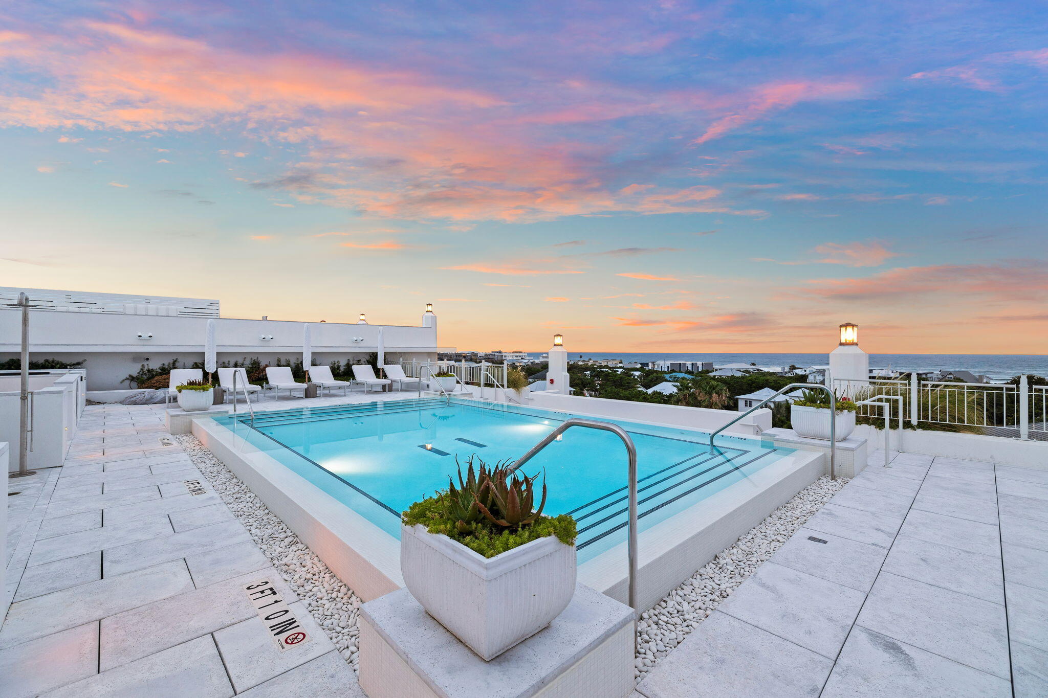 45 W Solaire Way, 207