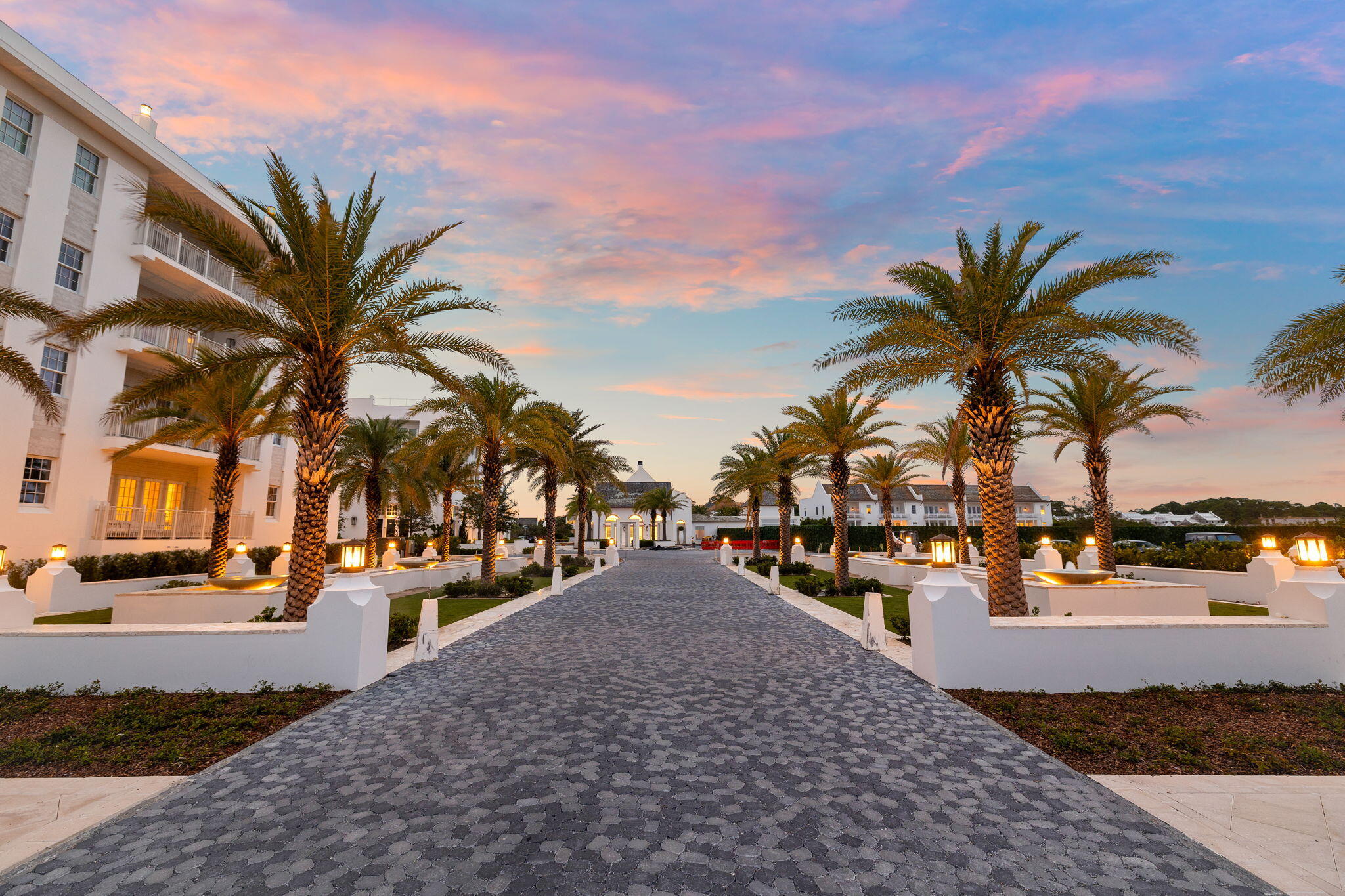 45 W Solaire Way, 207