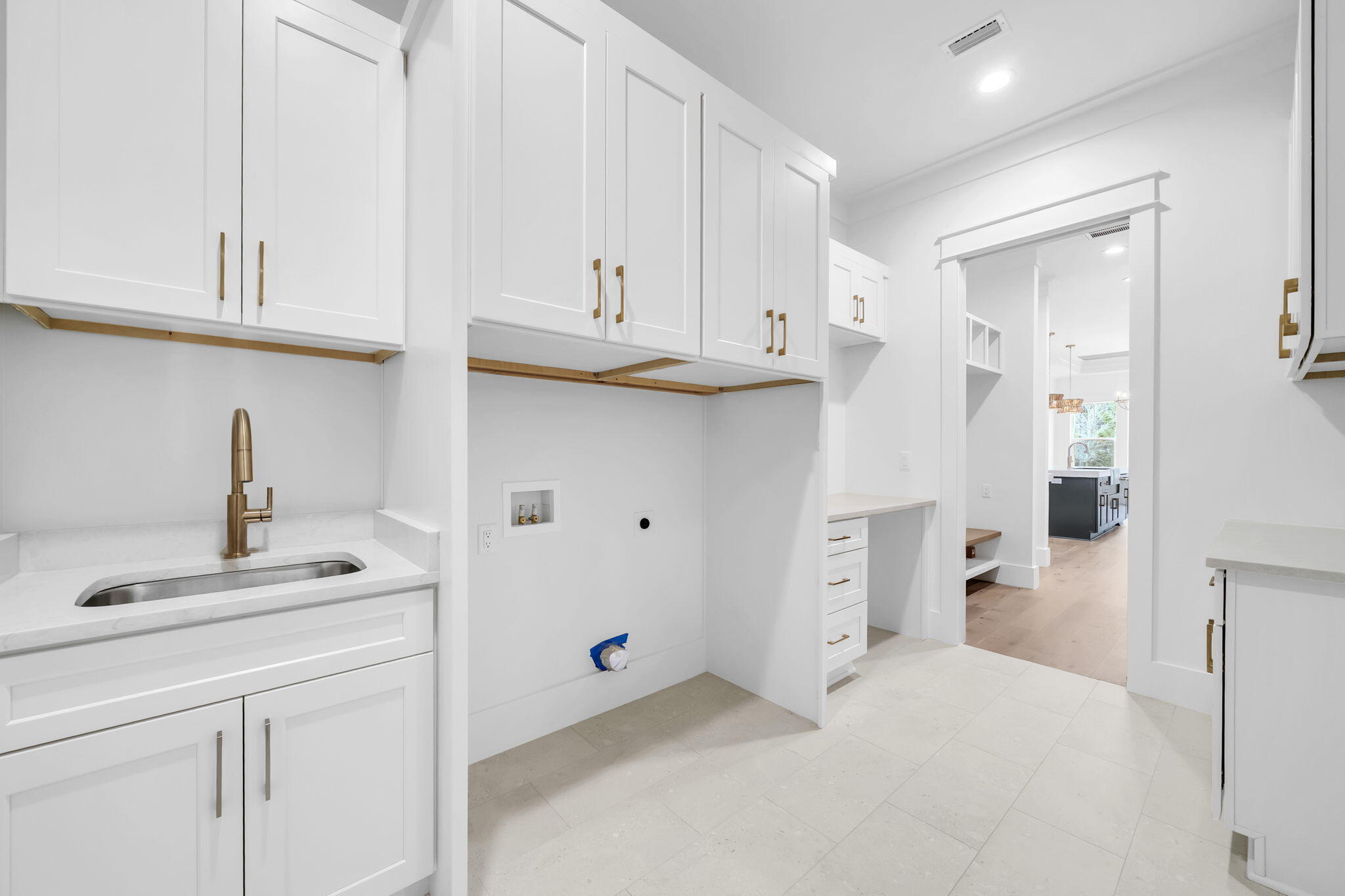 123 W Captain Fritz Way