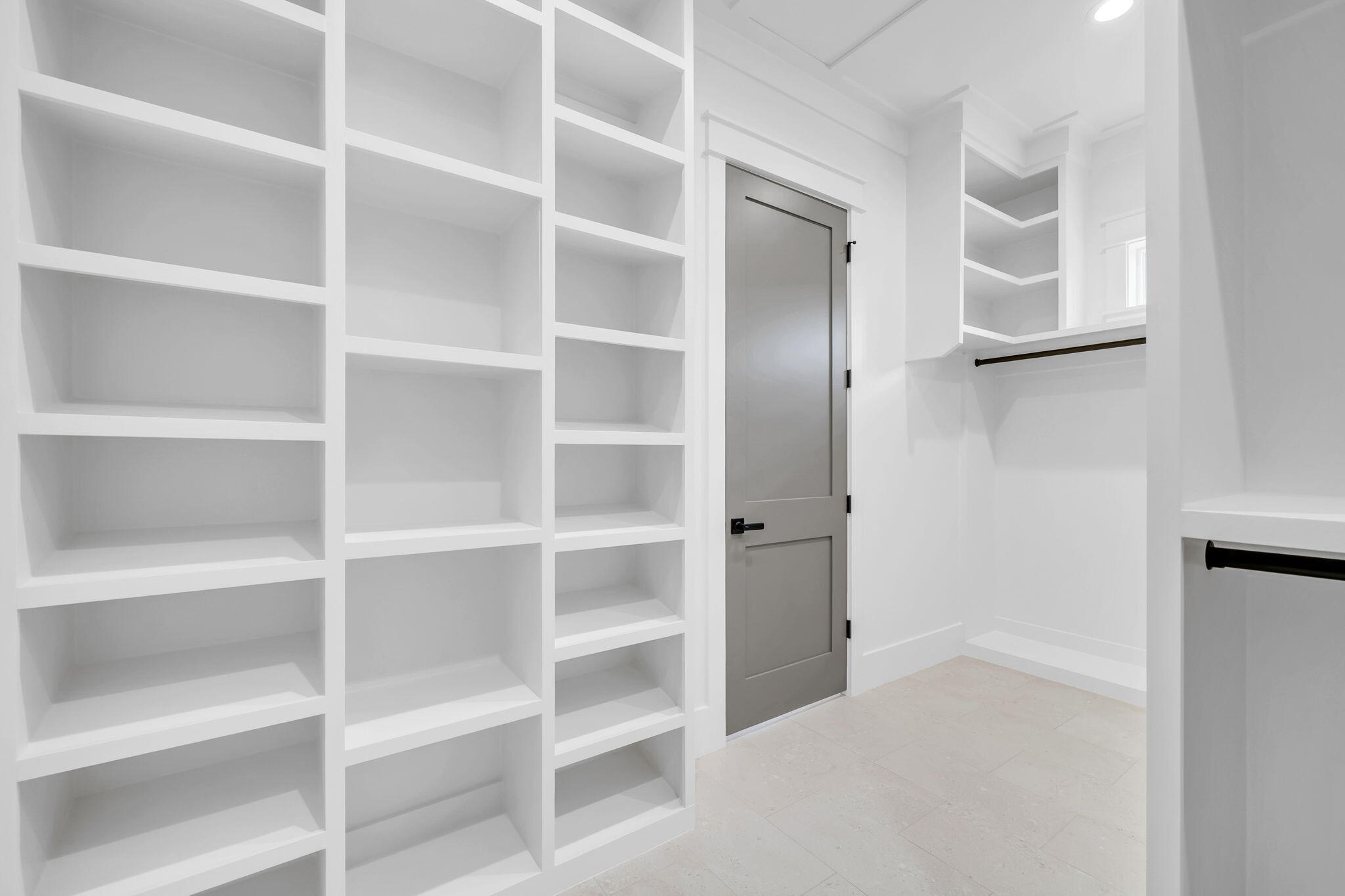 123 W Captain Fritz Way