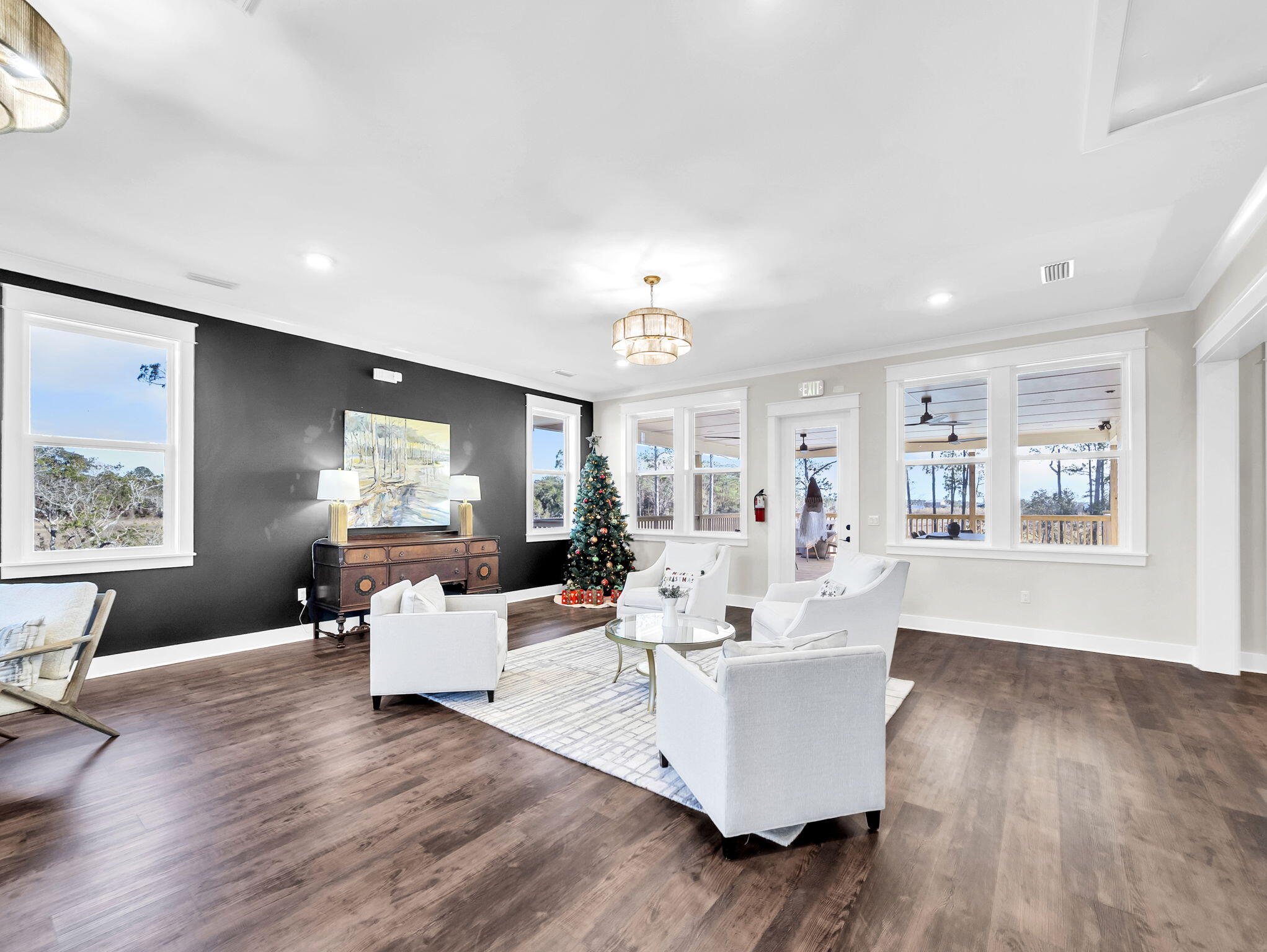 123 W Captain Fritz Way