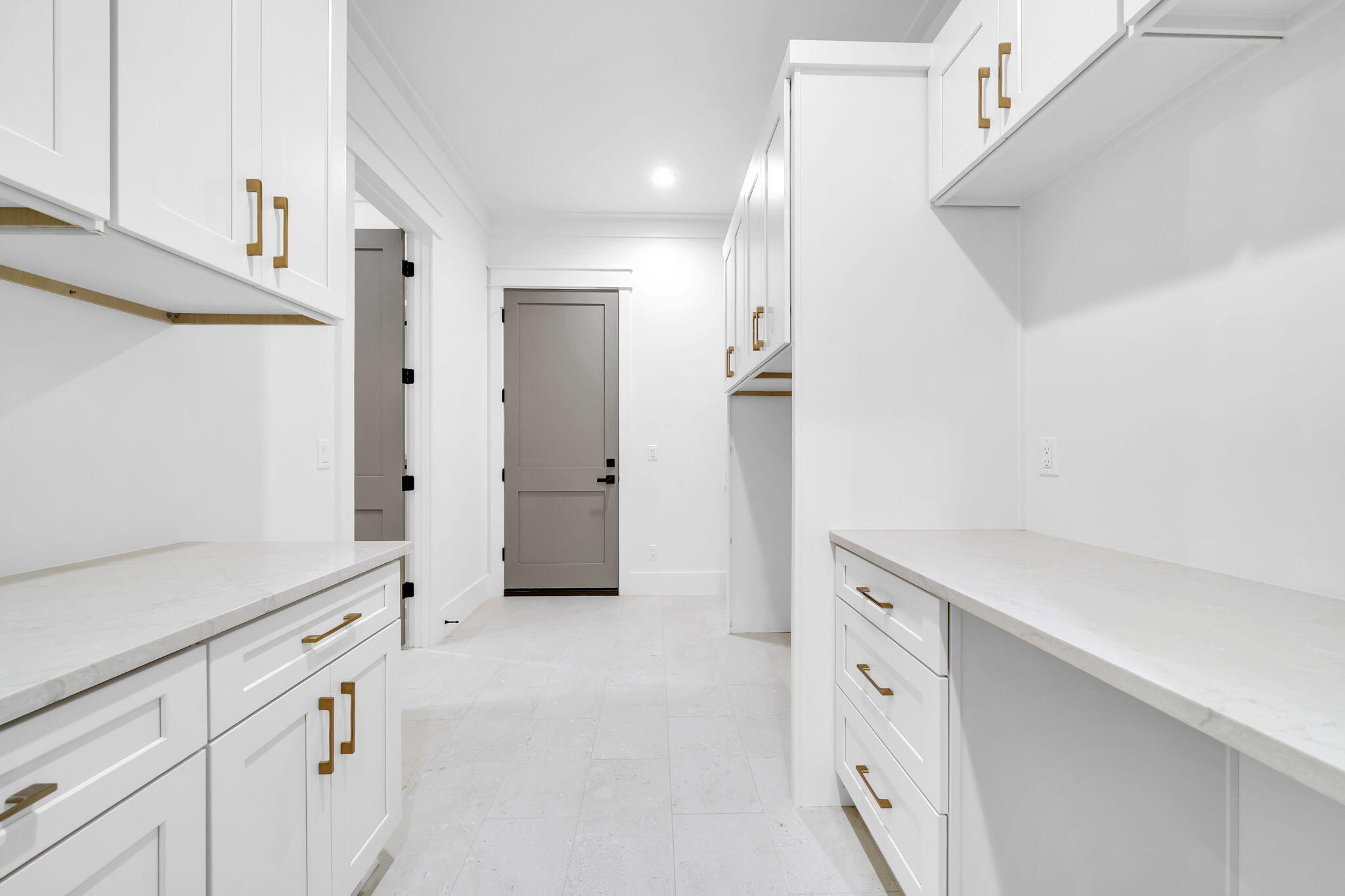 123 W Captain Fritz Way