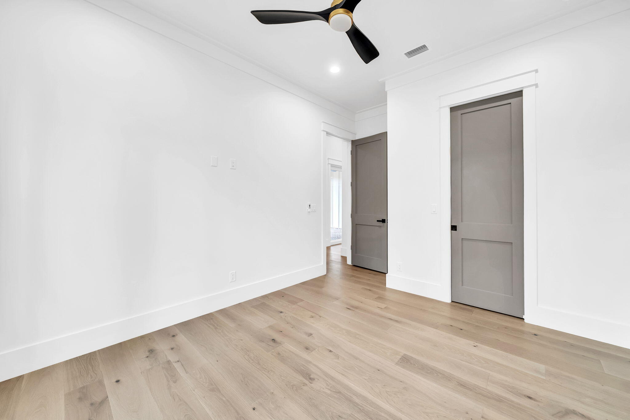 123 W Captain Fritz Way