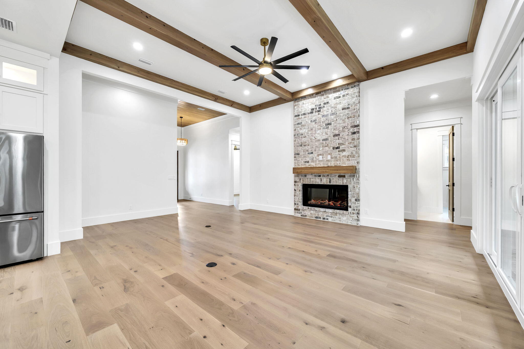 123 W Captain Fritz Way