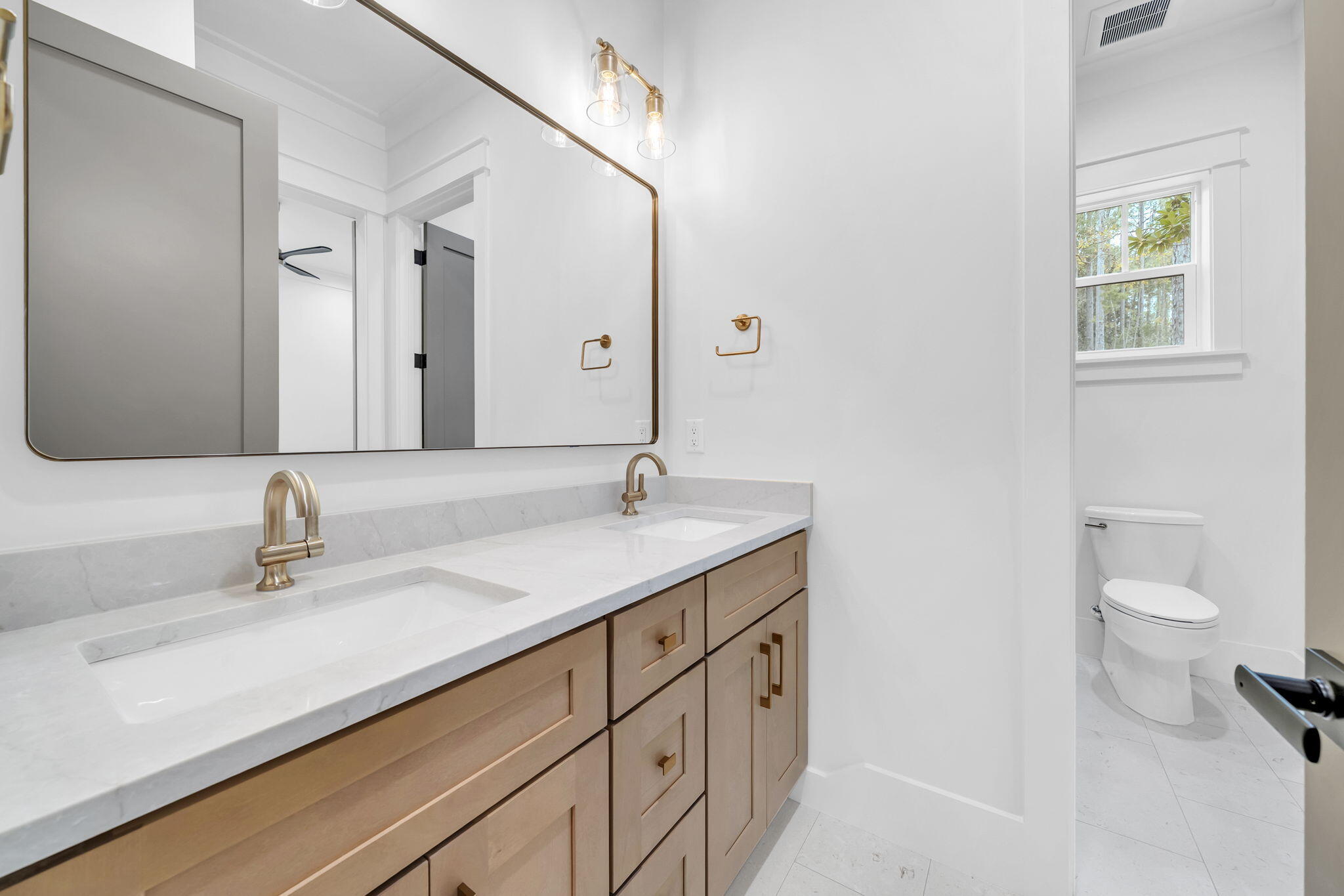 123 W Captain Fritz Way