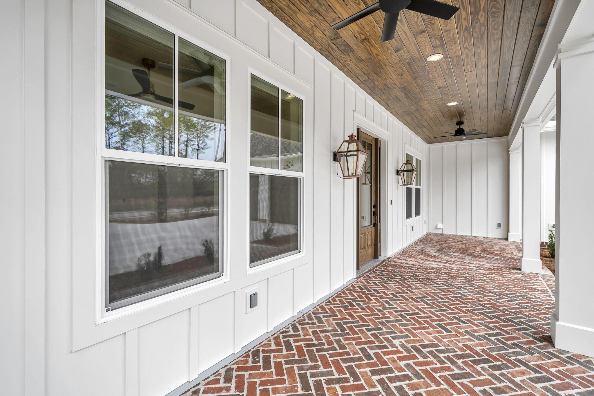 123 W Captain Fritz Way