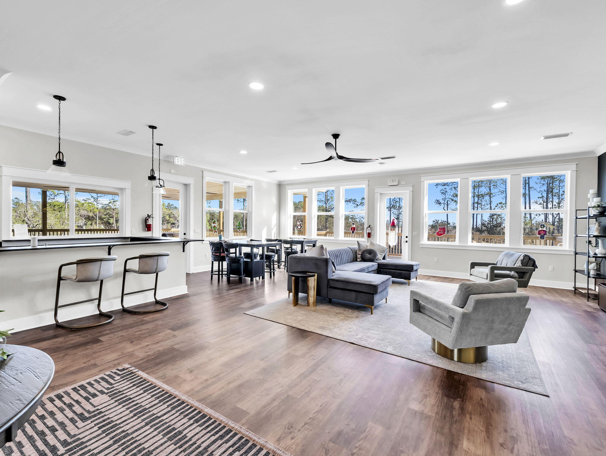 123 W Captain Fritz Way