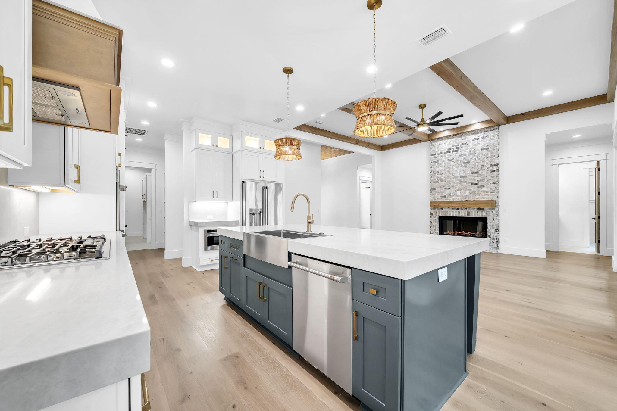 123 W Captain Fritz Way