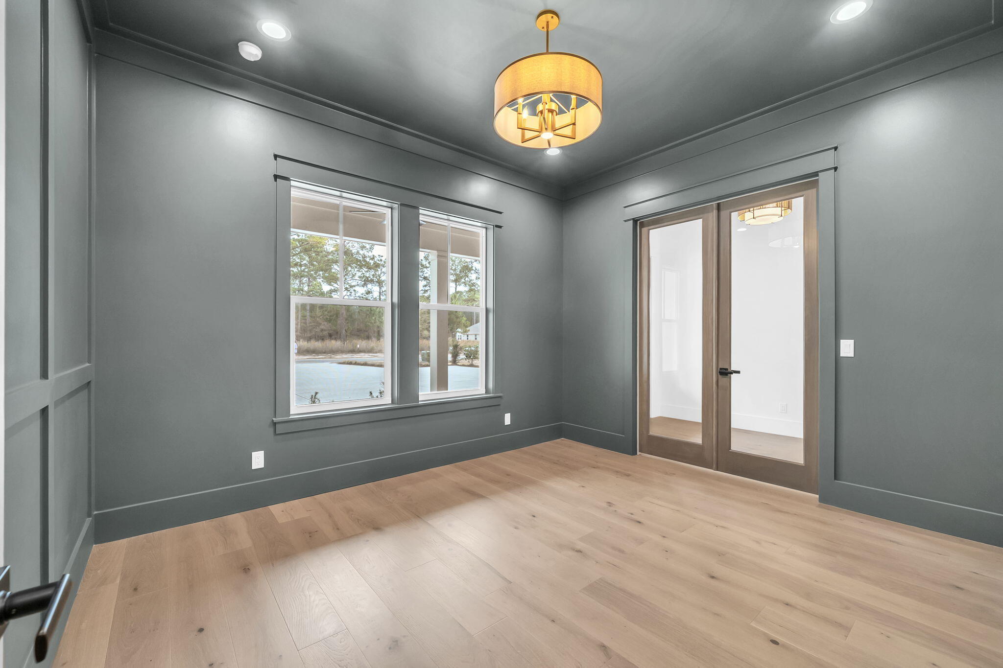 123 W Captain Fritz Way