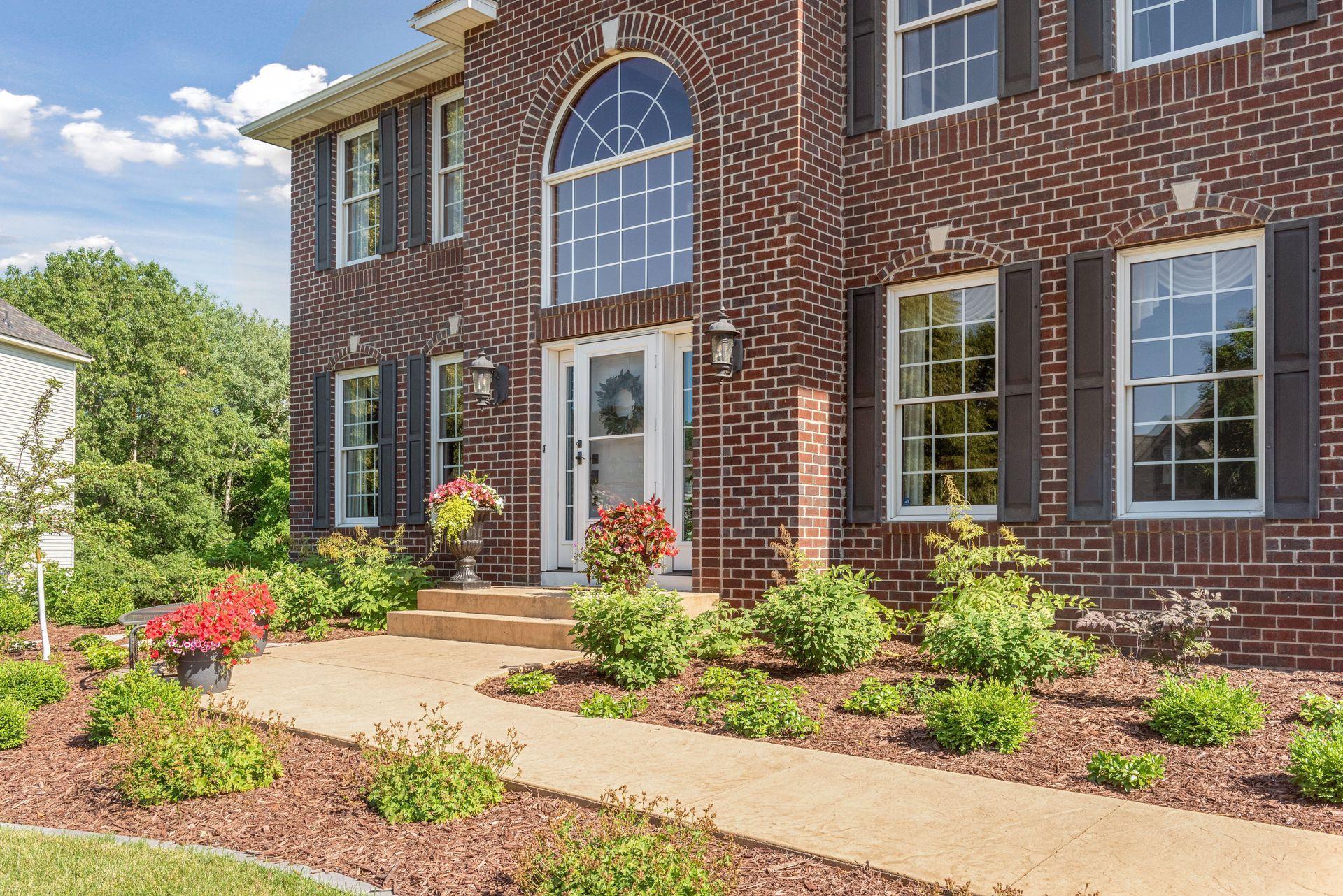 2377 Ellsworth Court, Chaska, MN