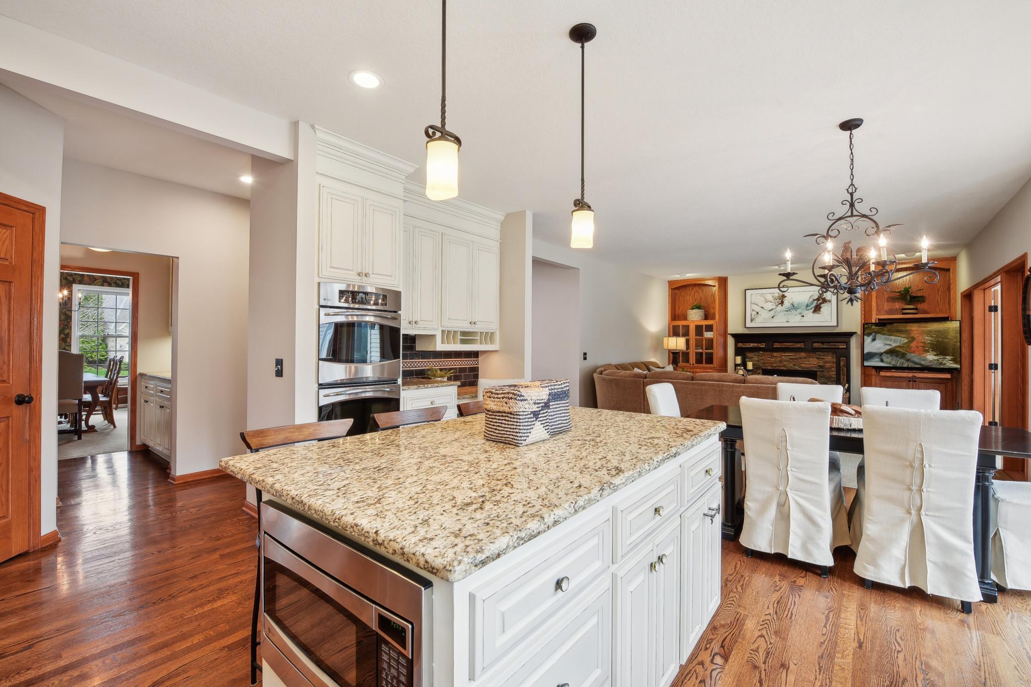 2377 Ellsworth Court, Chaska, MN