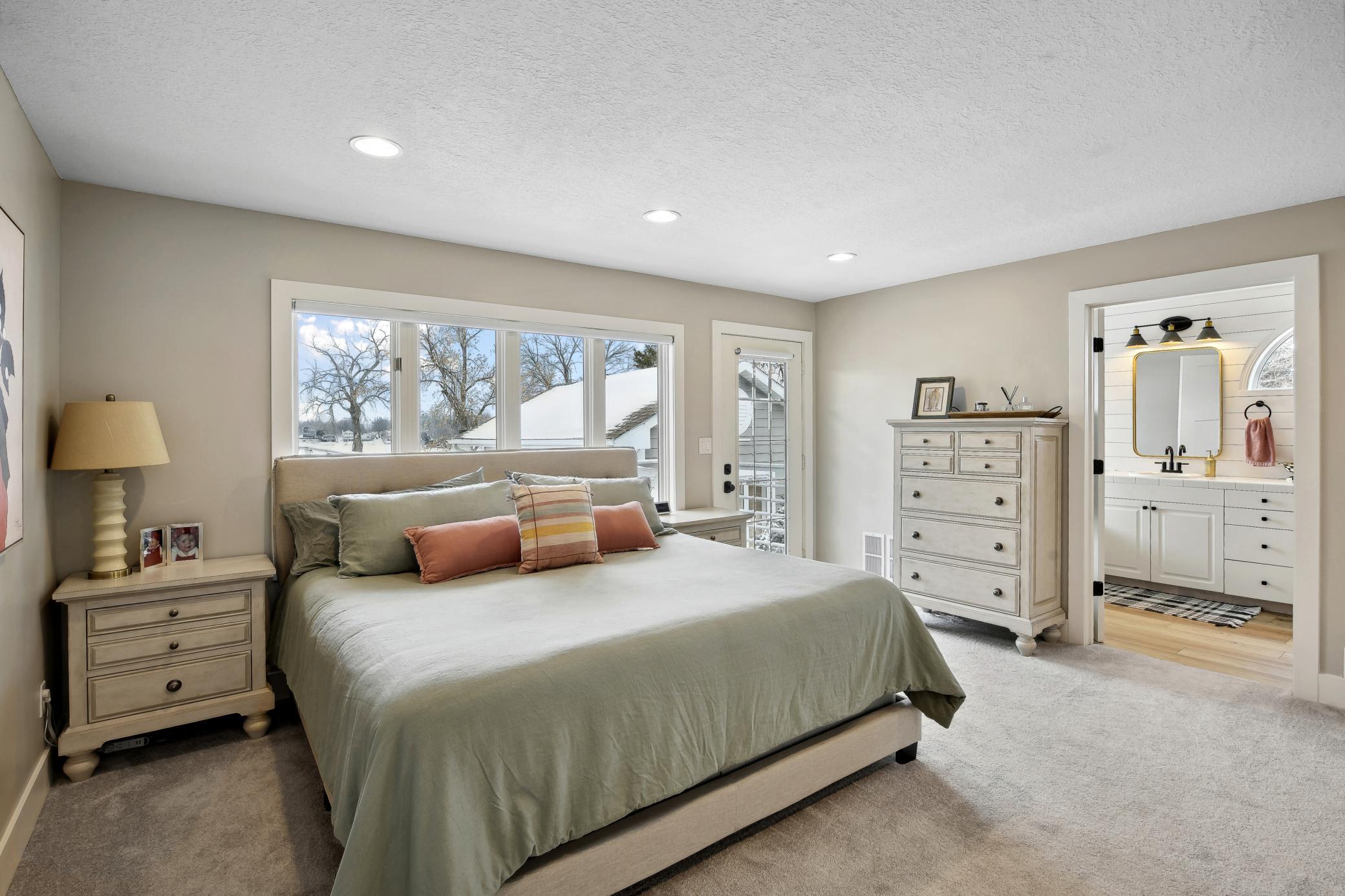 4398 Wilshire Blvd, Mound MN