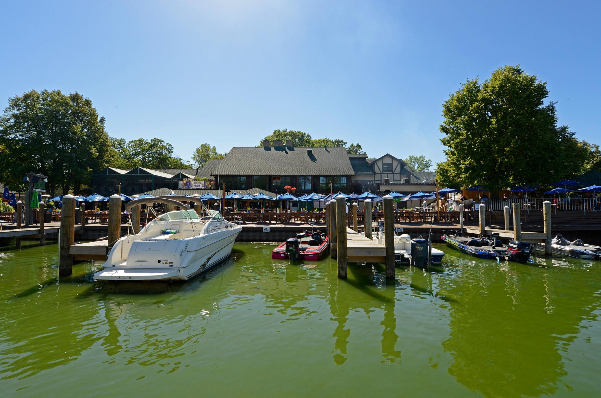 4398 Wilshire Blvd, Mound MN