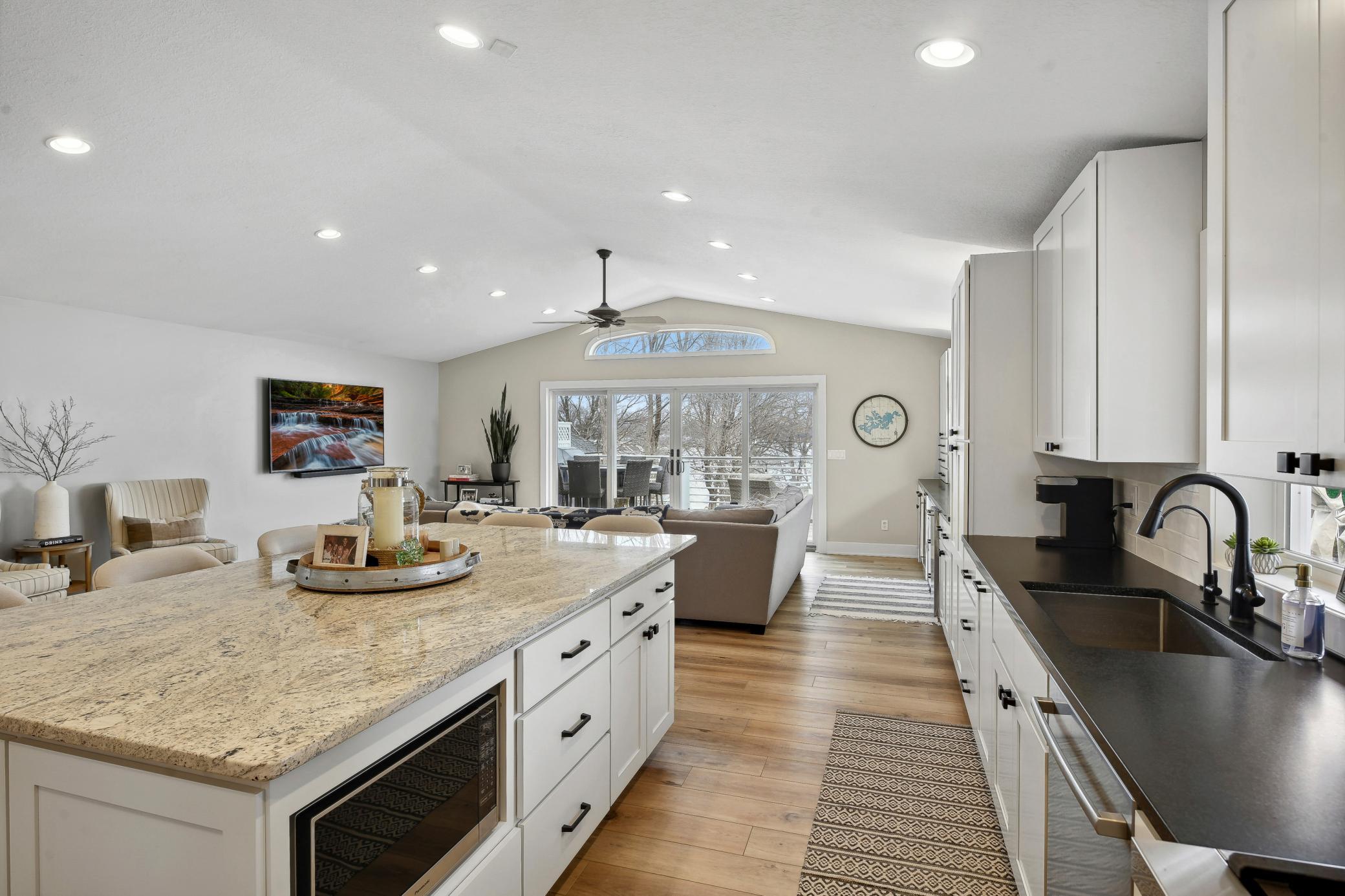 4398 Wilshire Blvd, Mound MN