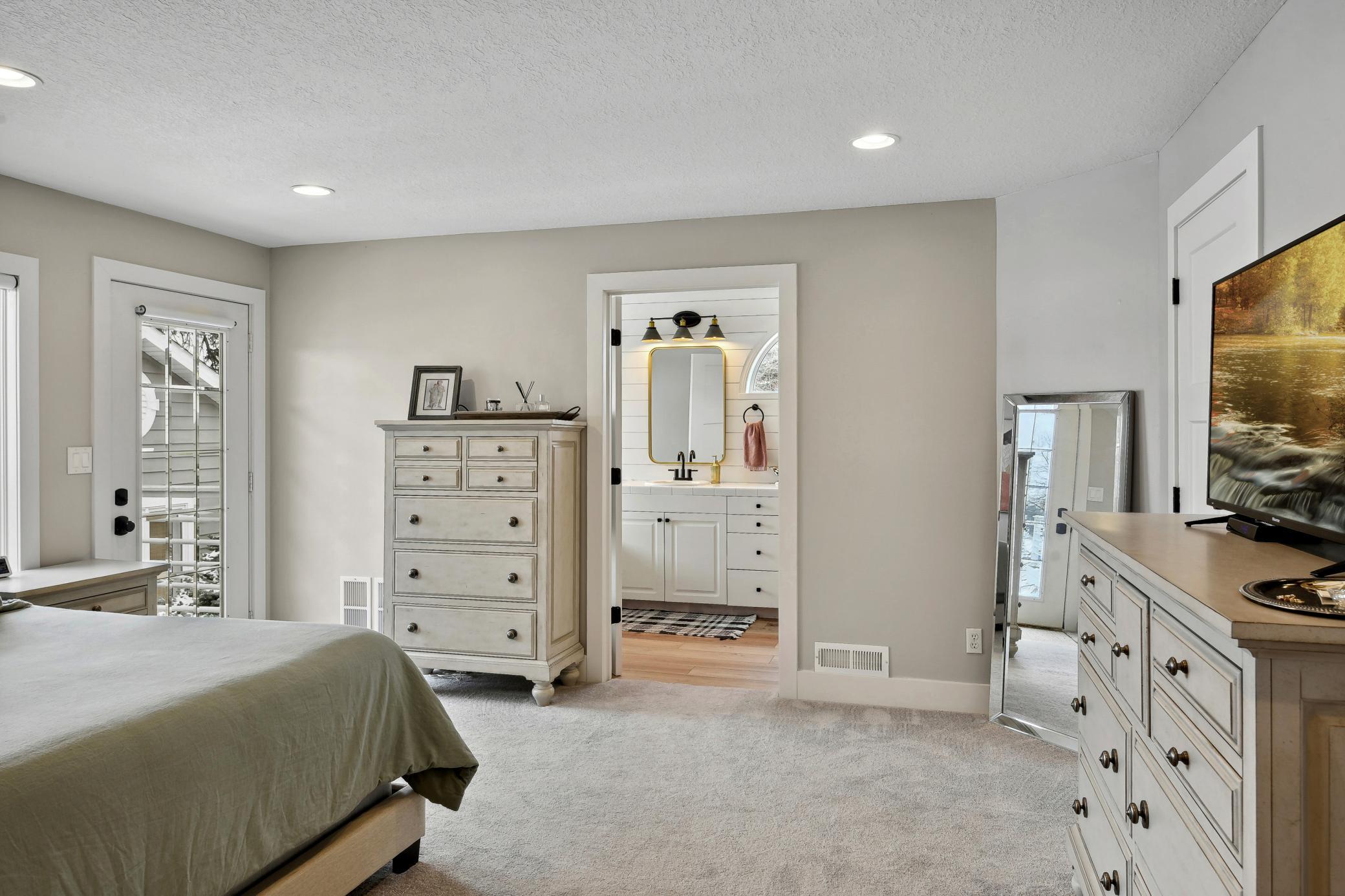 4398 Wilshire Blvd, Mound MN