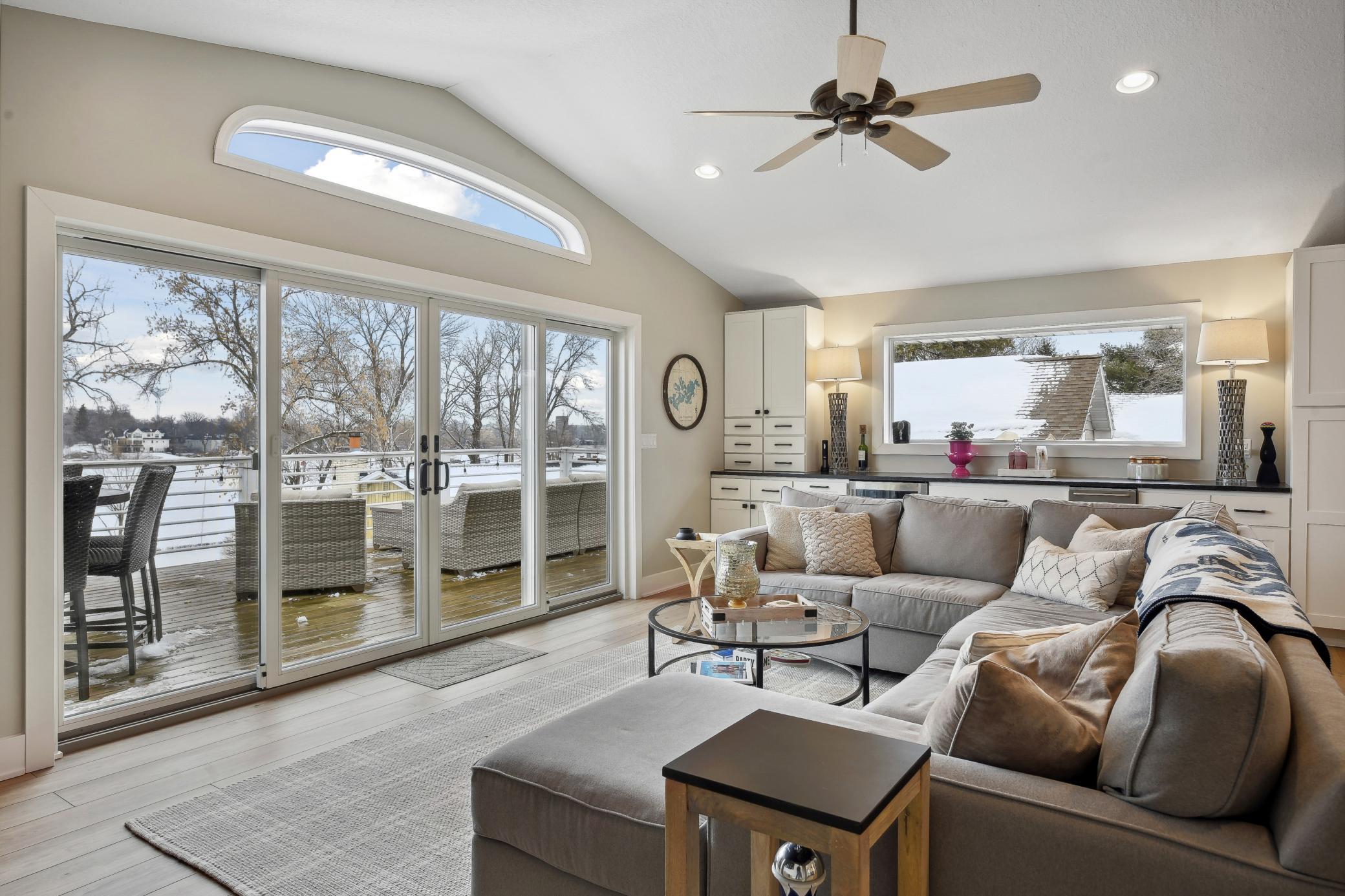 4398 Wilshire Blvd, Mound MN