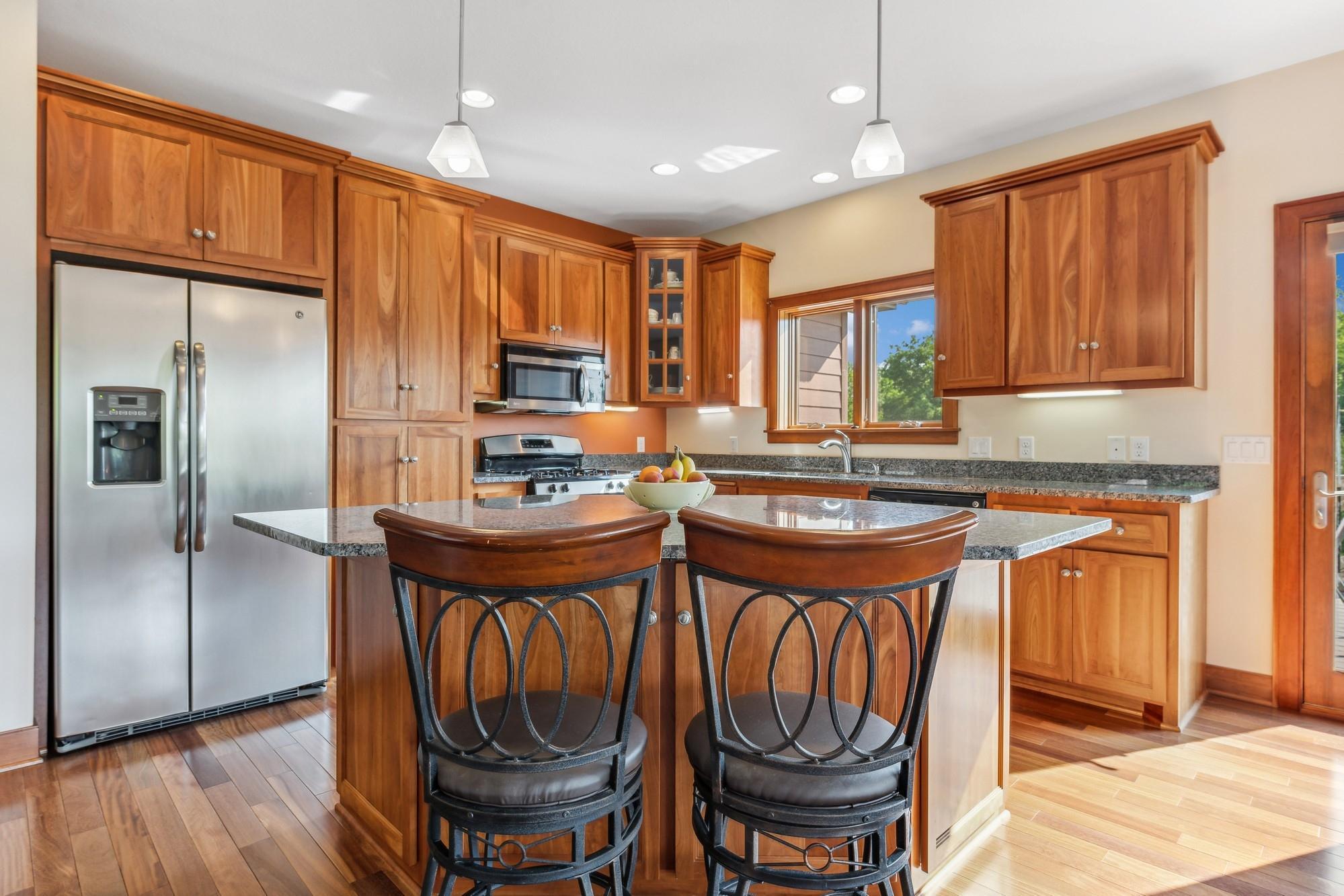 3711 Bavaria Rd, Chaska, MN