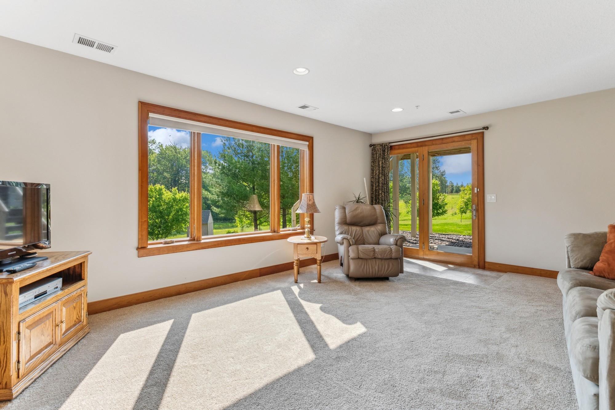 3711 Bavaria Rd, Chaska, MN