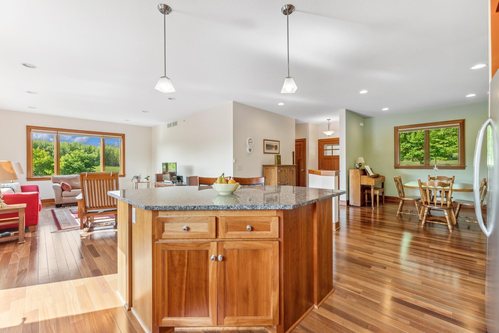 3711 Bavaria Rd, Chaska, MN