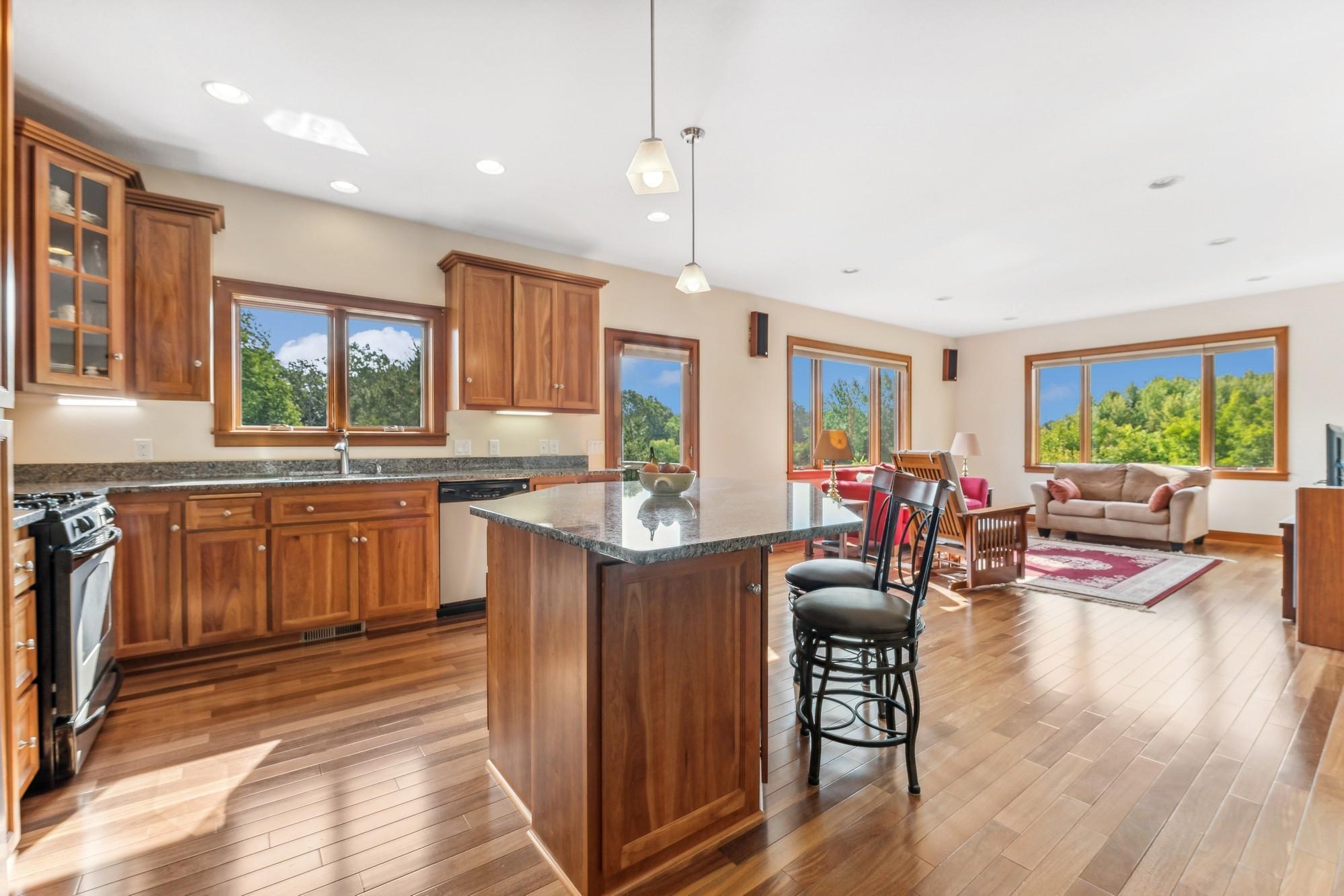 3711 Bavaria Rd, Chaska, MN