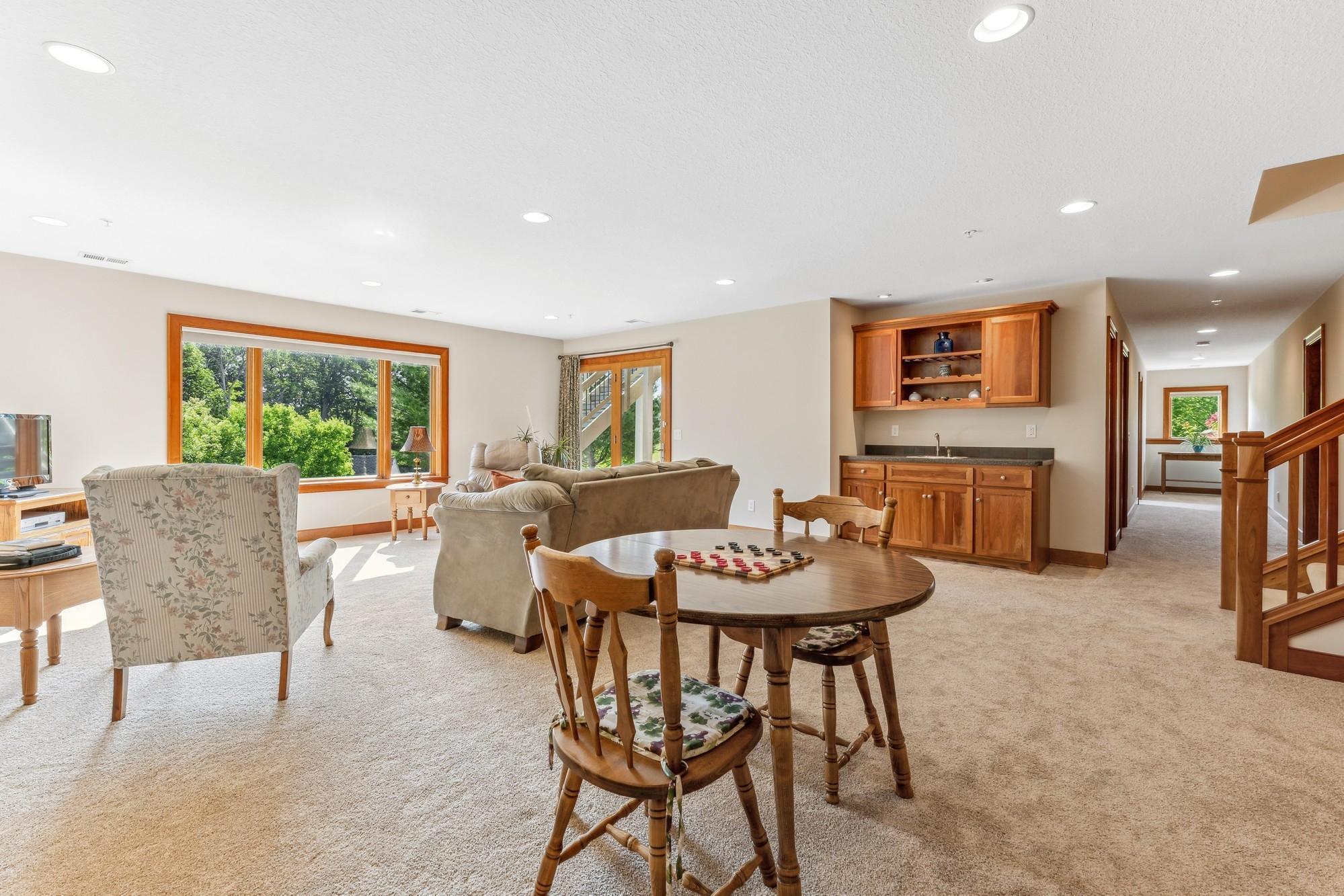 3711 Bavaria Rd, Chaska, MN