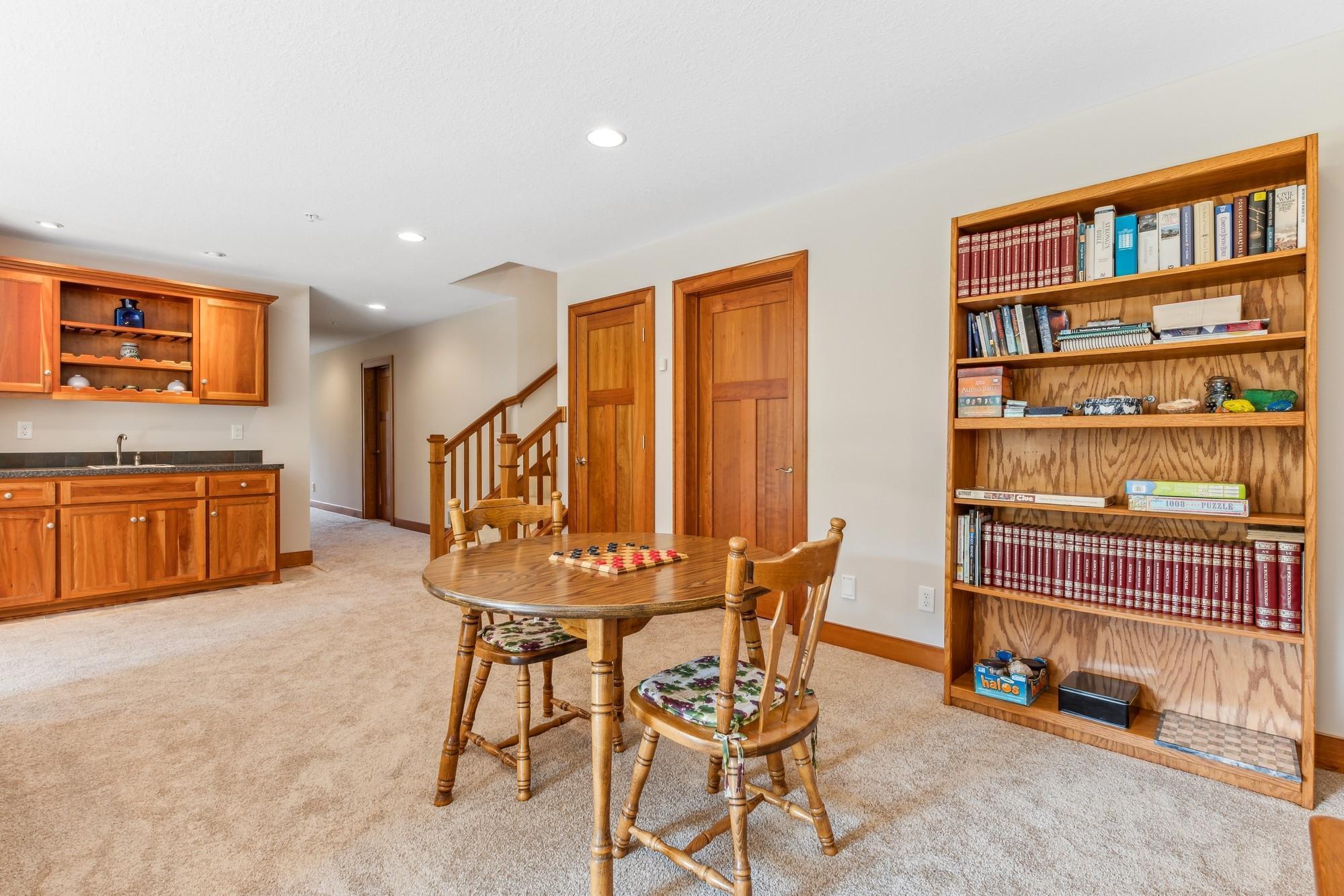 3711 Bavaria Rd, Chaska, MN