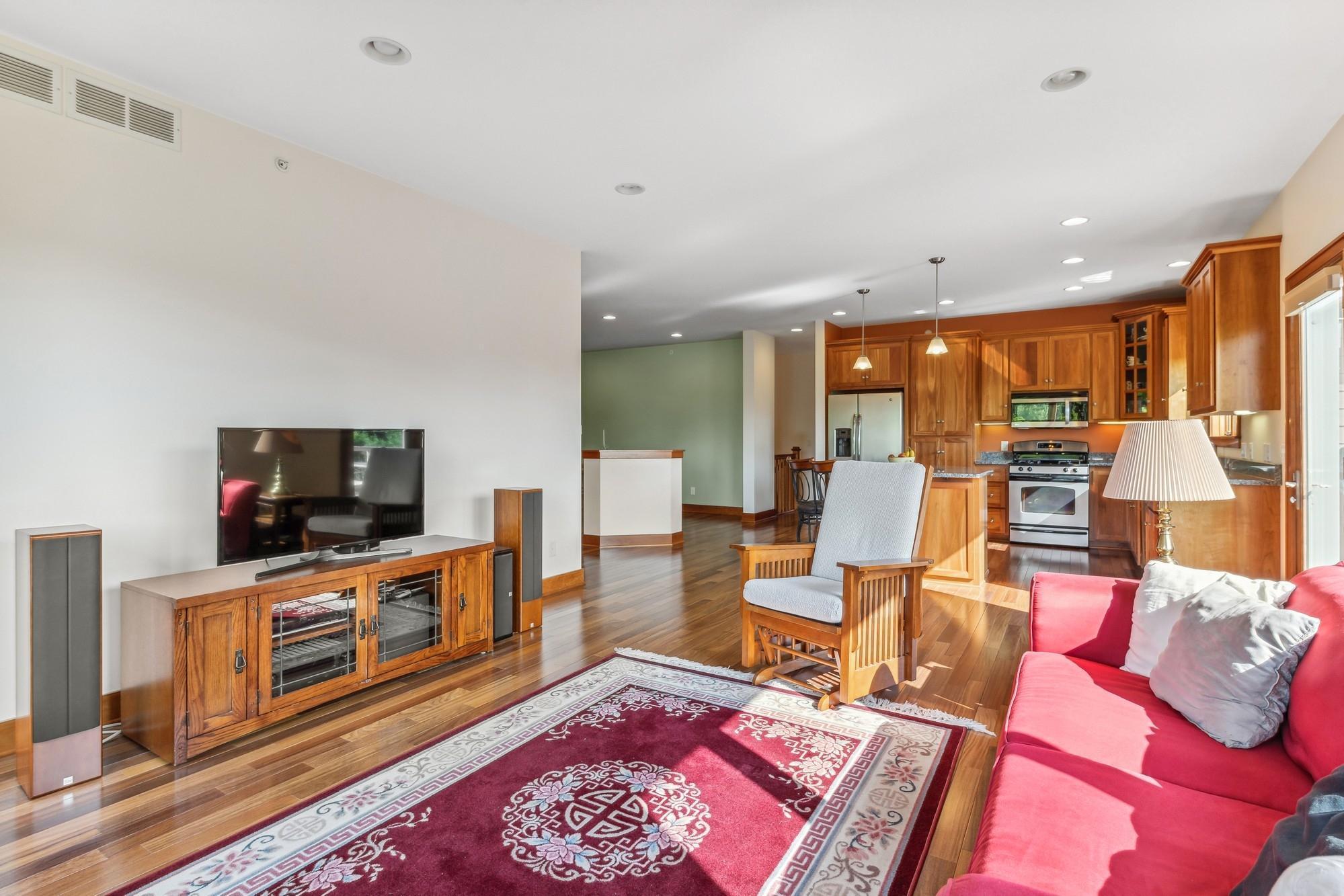 3711 Bavaria Rd, Chaska, MN