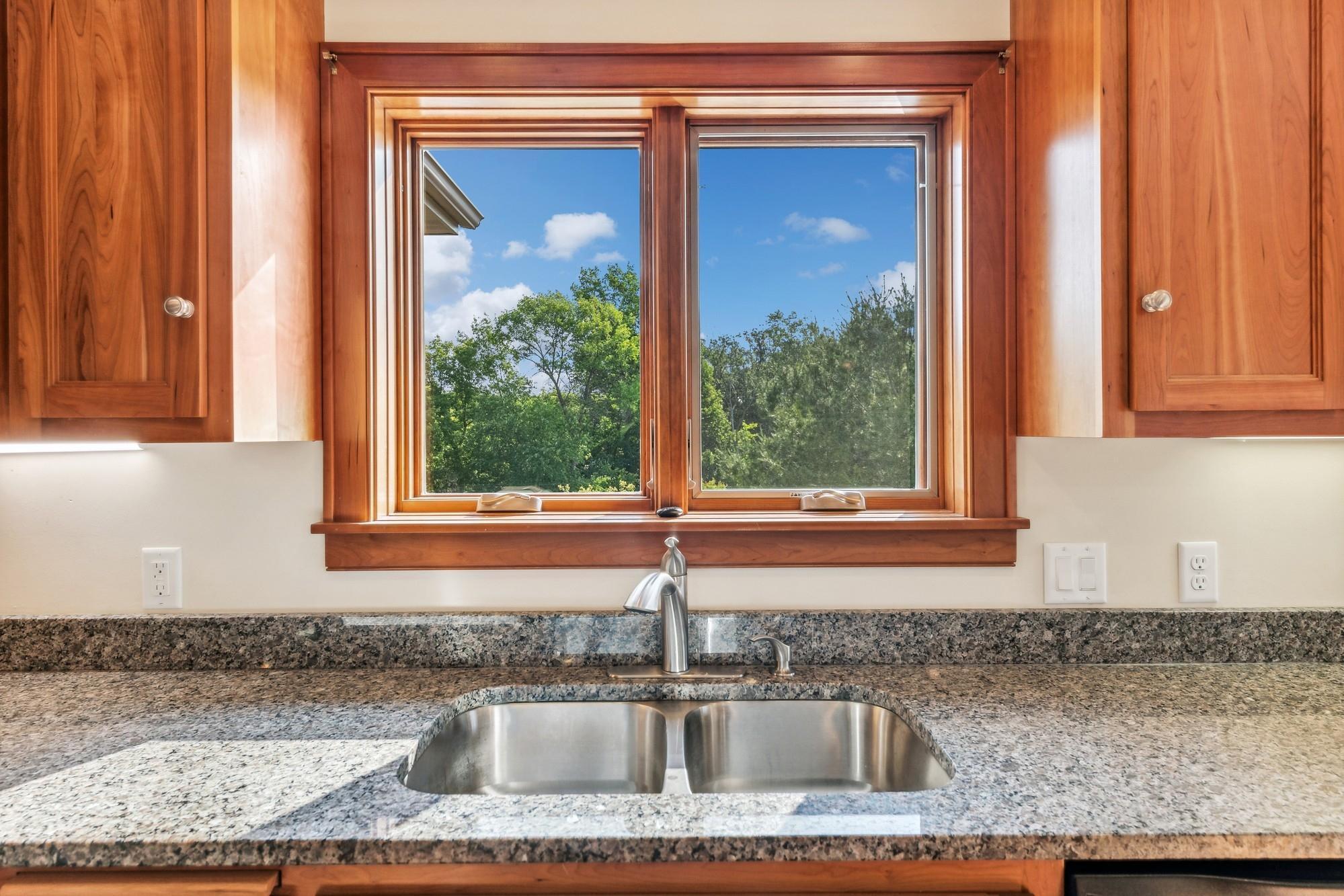 3711 Bavaria Rd, Chaska, MN