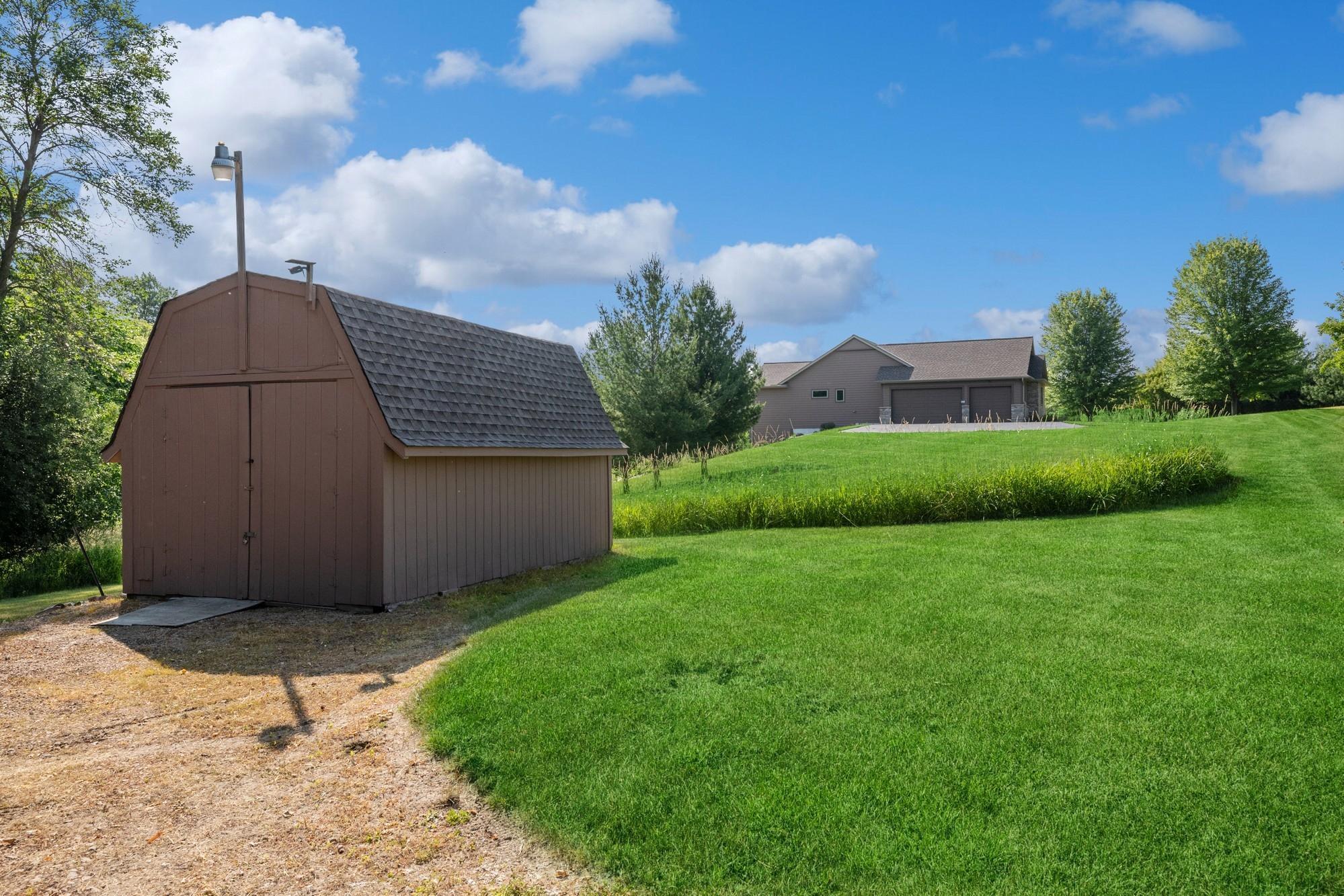 3711 Bavaria Rd, Chaska, MN