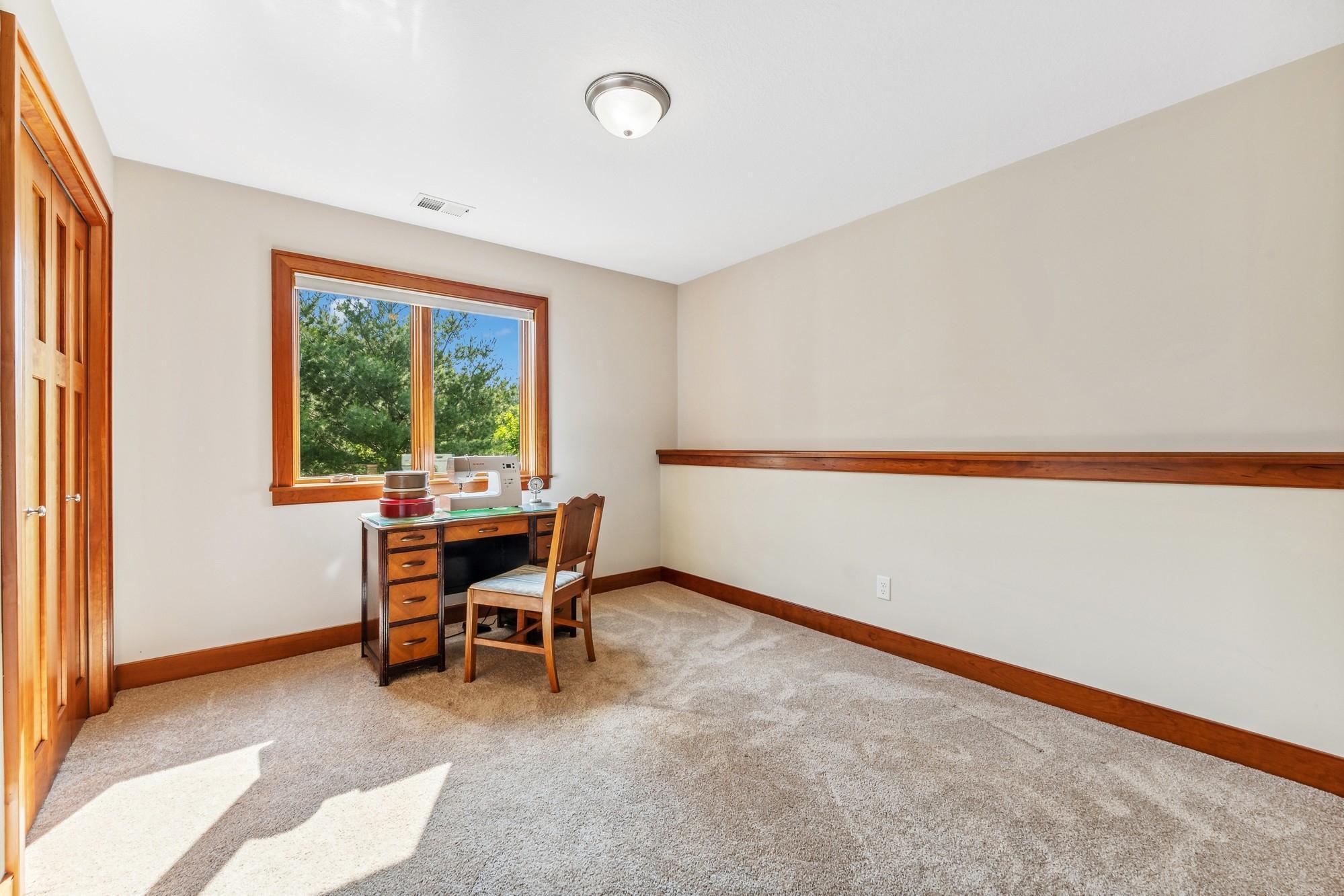 3711 Bavaria Rd, Chaska, MN