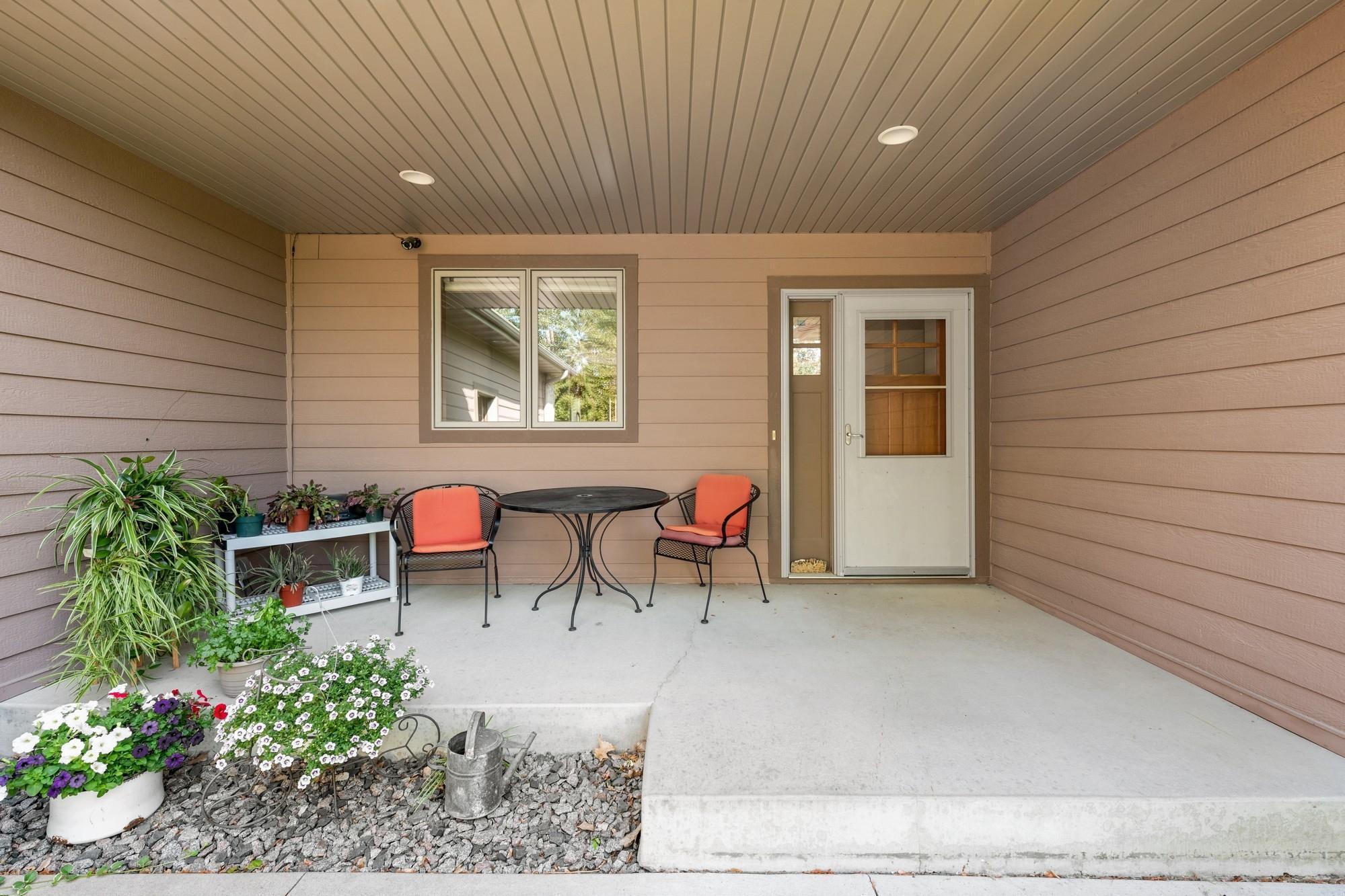 3711 Bavaria Rd, Chaska, MN