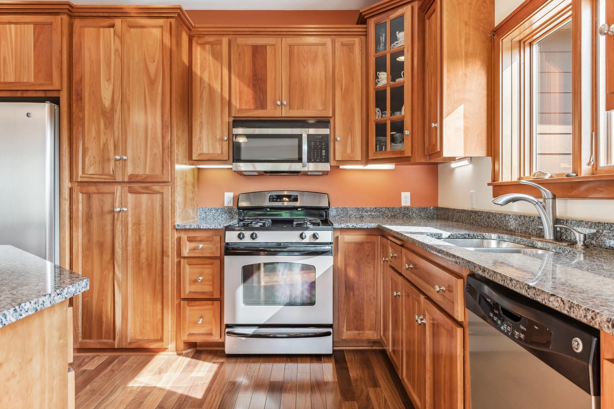 3711 Bavaria Rd, Chaska, MN