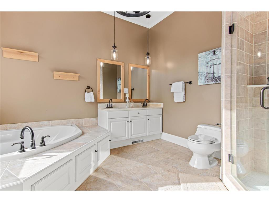 4972 Northern Rd, Mound, MN