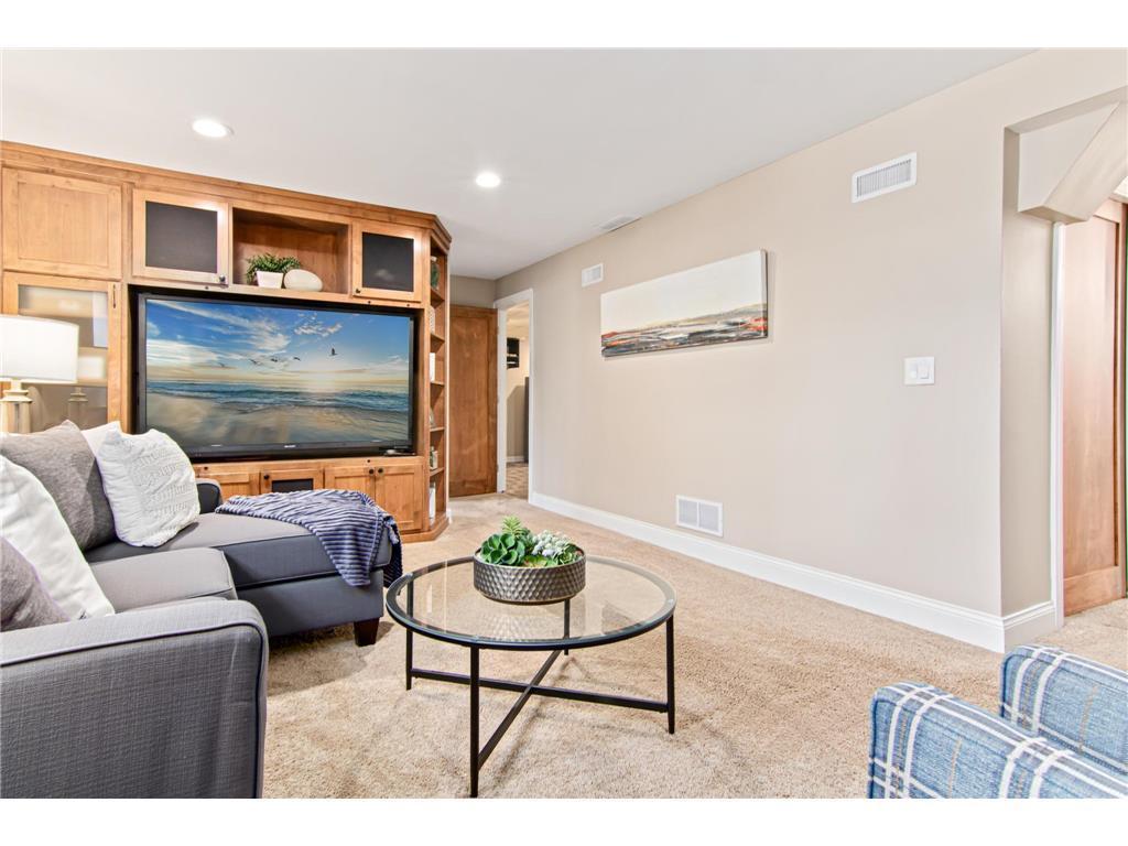 4972 Northern Rd, Mound, MN