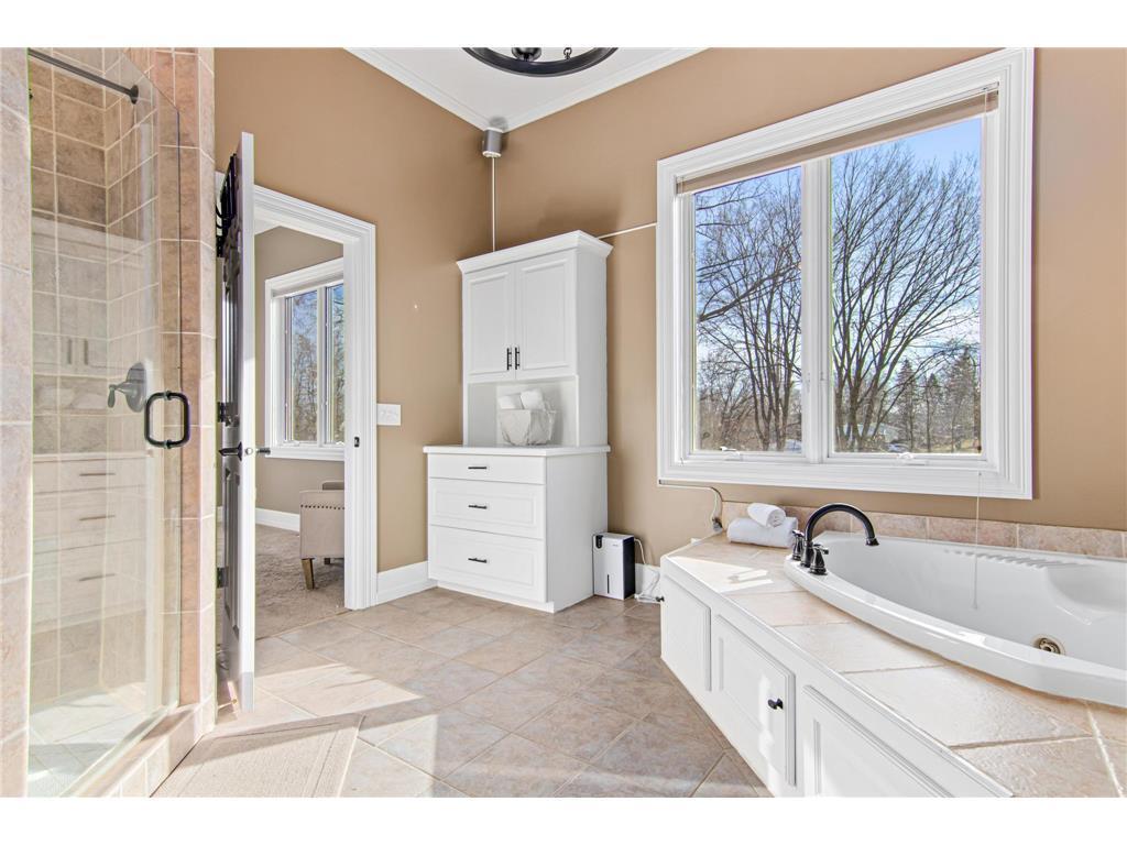 4972 Northern Rd, Mound, MN