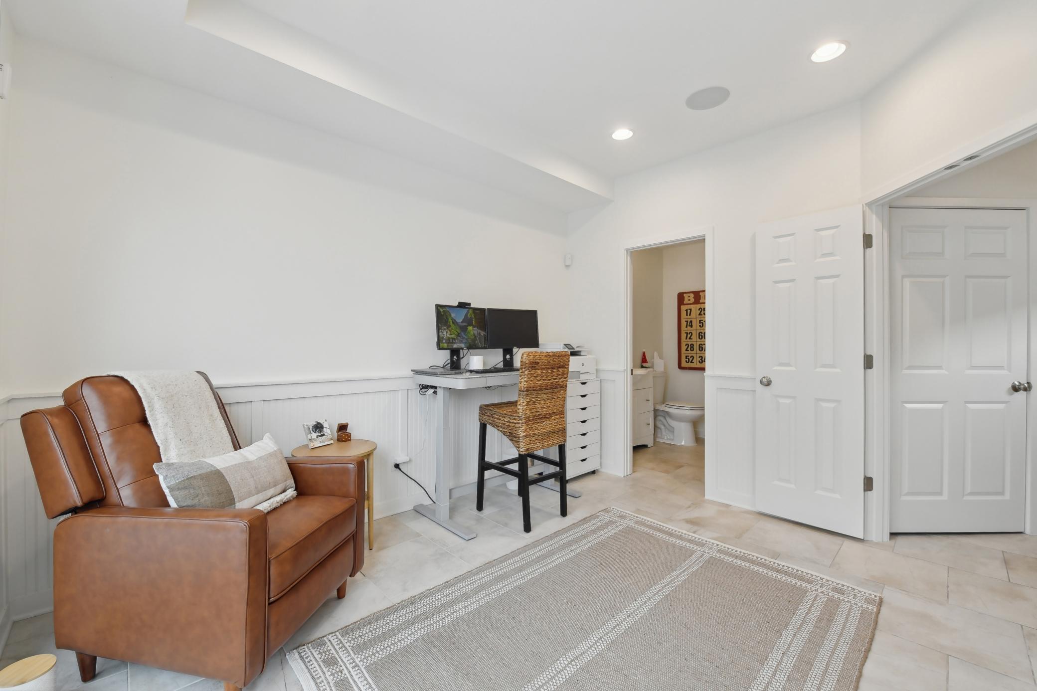 2315 Lost Lake Ct, Mound, MN