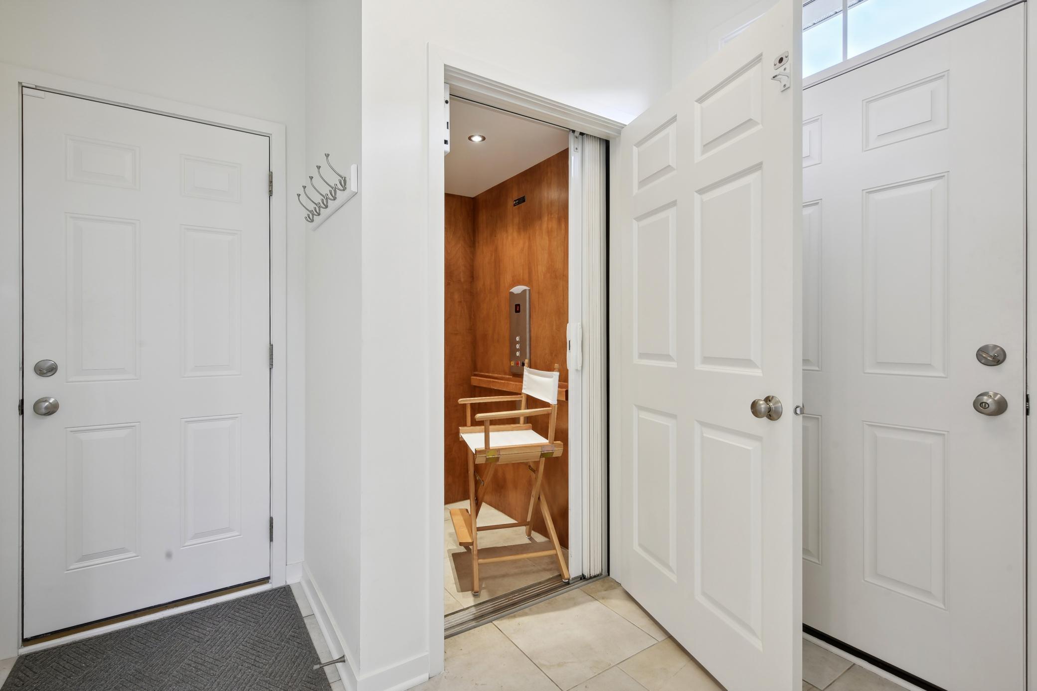 2315 Lost Lake Ct, Mound, MN