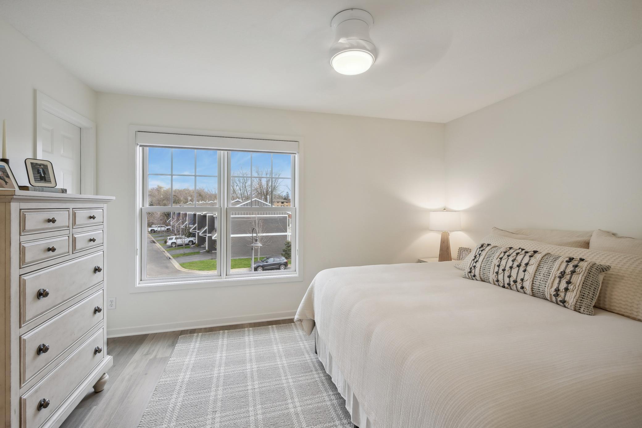 2315 Lost Lake Ct, Mound, MN