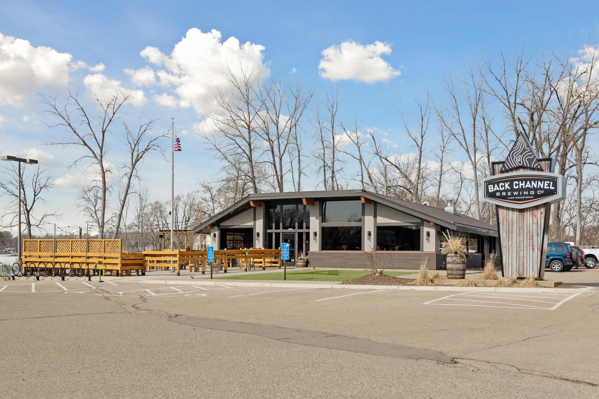 2315 Lost Lake Ct, Mound, MN